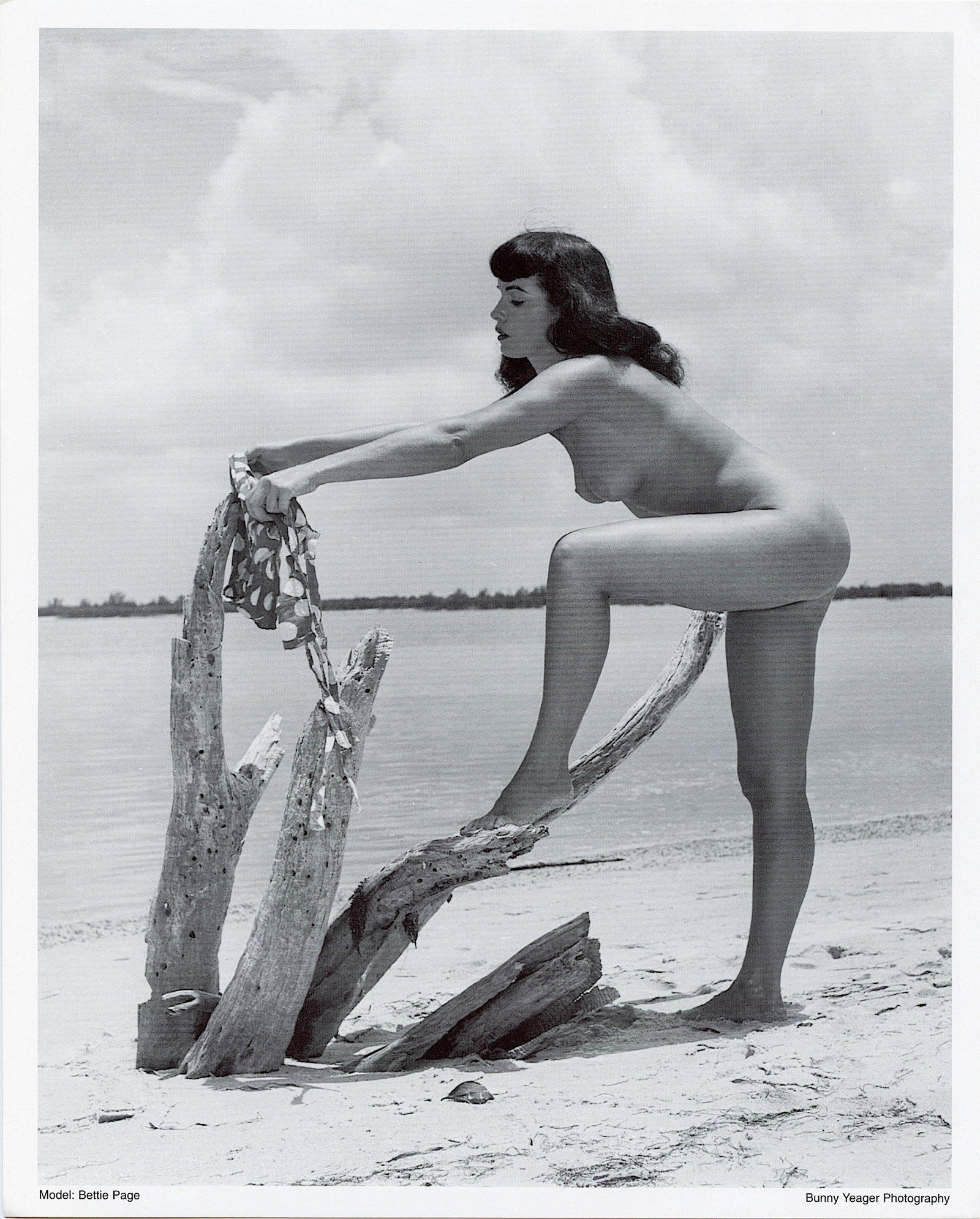 Original BUNNY YEAGER Pin Up Litho Betty Page: This lot is coming from Bunny Yeager's estate/archives. Linnea Eleanor "Bunny" Yeager (March 13, 1929 - May 24, 2014) was an American photographer and pin-up model. She met Bettie Page in 1954, and to
