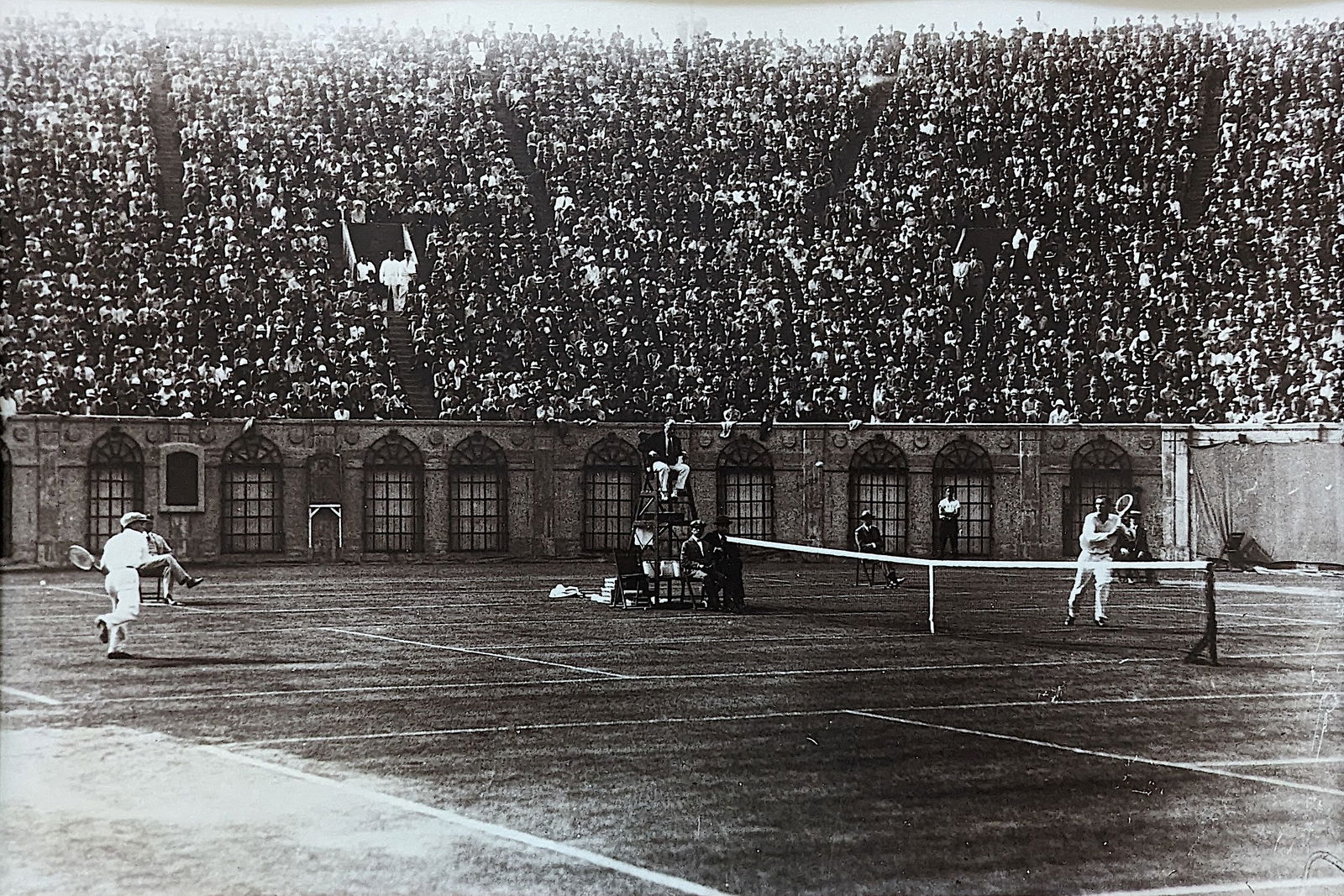 Vintage Type 2 Photo Tennis Davis Cup RENE LACOSTE, 1923: Original earlier print photo placed on cardboard. Provenance from the estate of a collector in South Florida .We have attached quality images to show its actual condition. The dimensions are Approx. 1