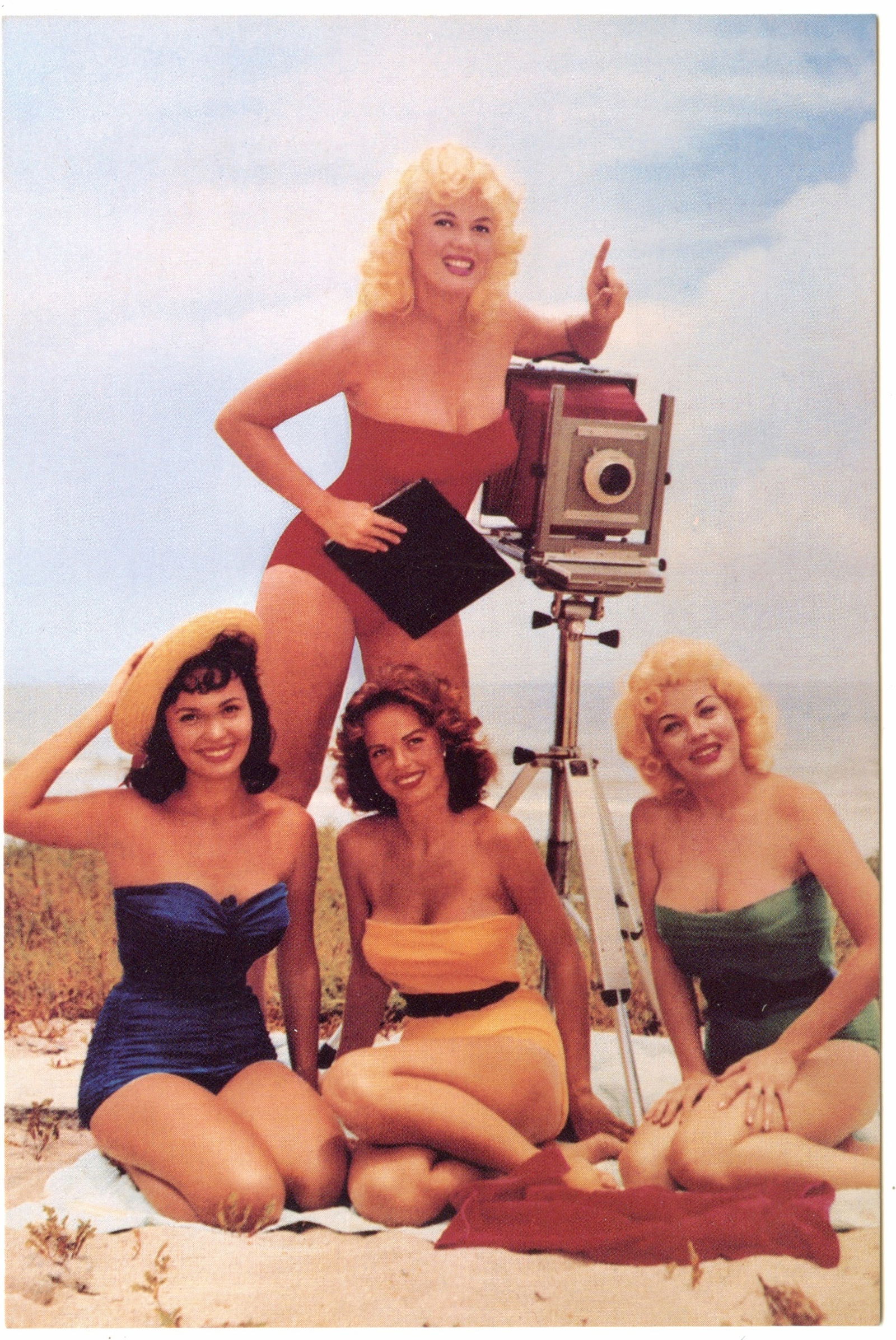 Scarce Original (No Repro.) BUNNY YEAGER Pin Up Postcard (1 of 2)