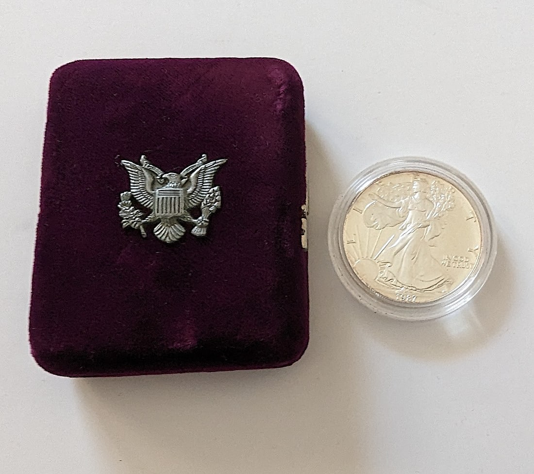 Coin Collector 1987 S American Eagle Silver Dollar Coin Proof: This lot is coming from the estate of a deceased collector in South Florida. We have attached quality images to show its actual condition. This lot is located in Boca Raton, Fl and its shipment will b