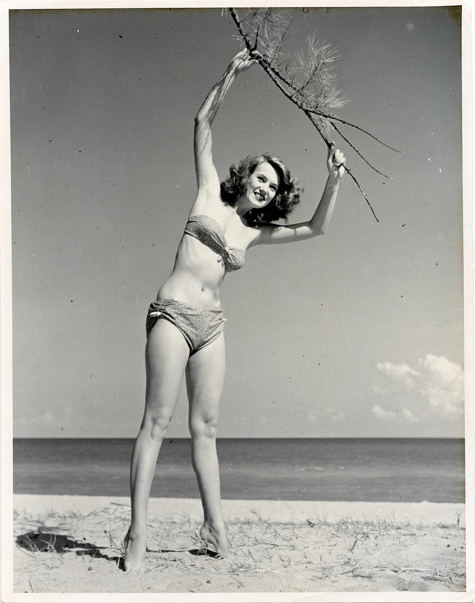 Original Scarce Collectible PIN UP Photo Bunny Yeager Estate: Provenance from a Collector in RI. The dimensions of this photo are Approx. 10" x 8". We have included quality scans to show it's actual condition. This lot is located in Boca Raton, Fl and its shipme