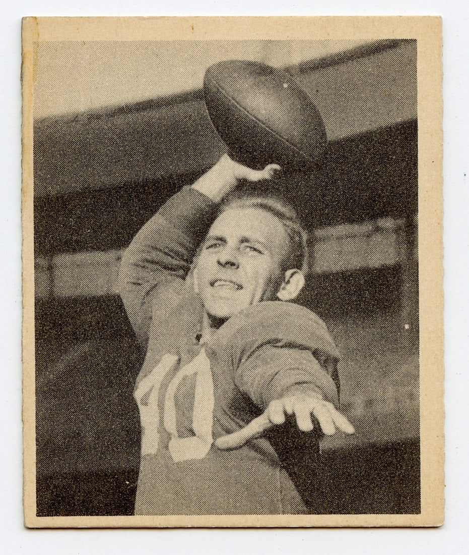 1948 BOWMAN #19 ART FAIRCLOTH: Original football card 1948. Provenance from a PBC Collector. We have included quality scans to show it's actual condition. This lot is located in Boca Raton, Fl and its shipment will be made directly
