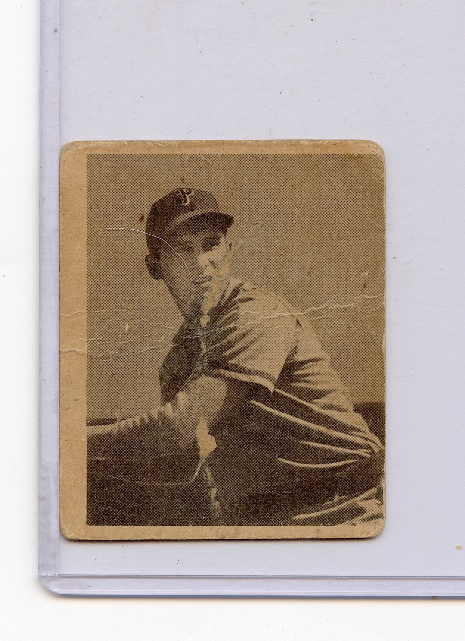 1948 Bowman #28 Emil Verban Rookie Philadelphia Phillies: Baseball Card. Provenance from a PBC Collector. We have included quality scans to show it's actual condition. This lot is located in Boca Raton, Fl and its shipment will be made directly by Artelisted