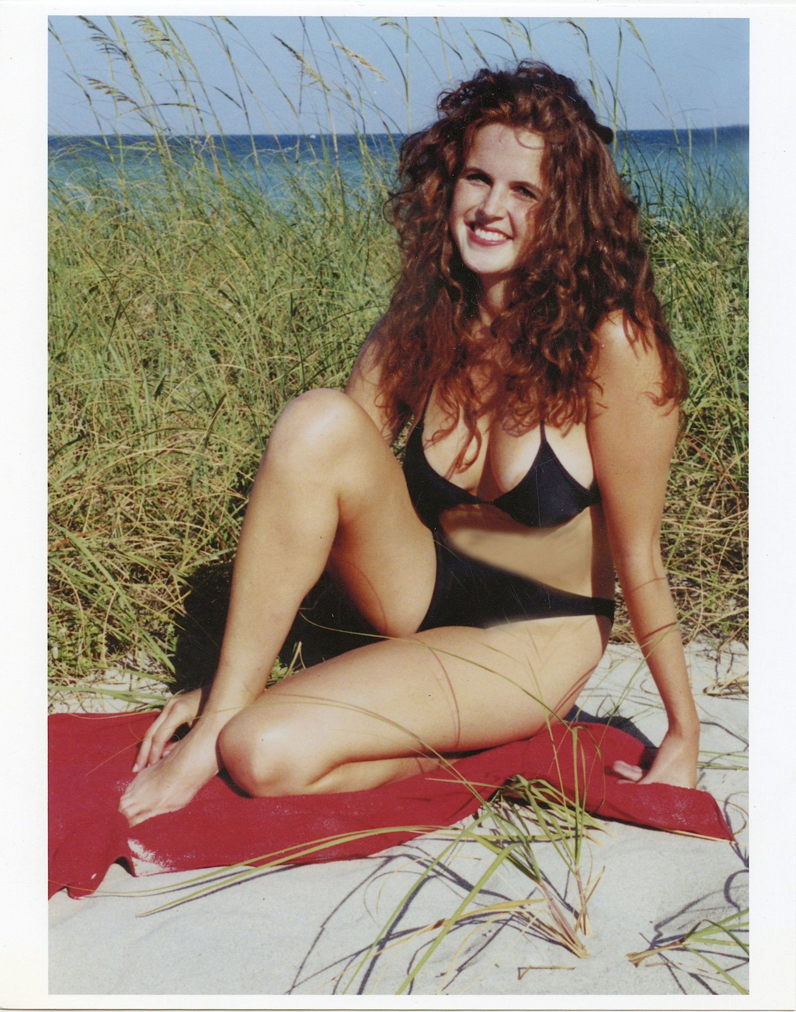 Vintage Photograph from Estate of Bunny Yeager Pin-UP: Provenance from a Collector in RI. Dimensions 10" x 8". We have included quality scans to show it's actual condition. This lot is located in Boca Raton, Fl and its shipment will be made directly by Ar