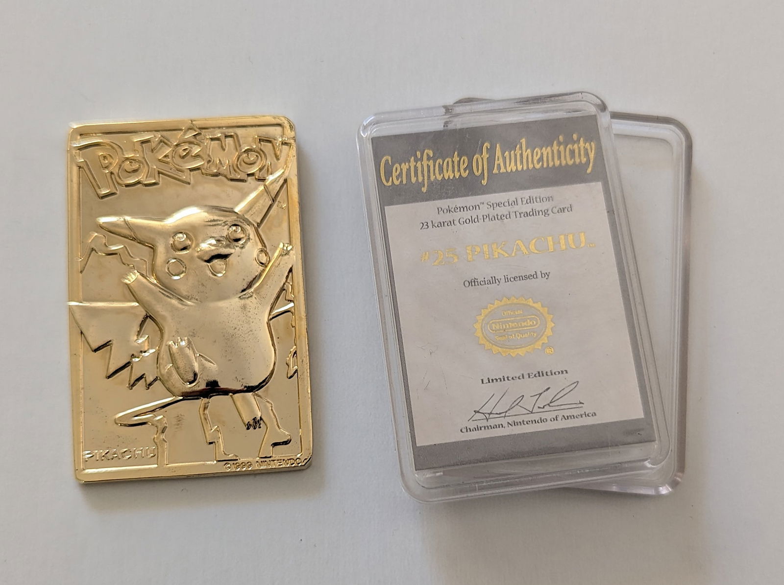 Collectible POKEMON 23 Karat Gold Plated Trading Card 1999 (1 of 2)