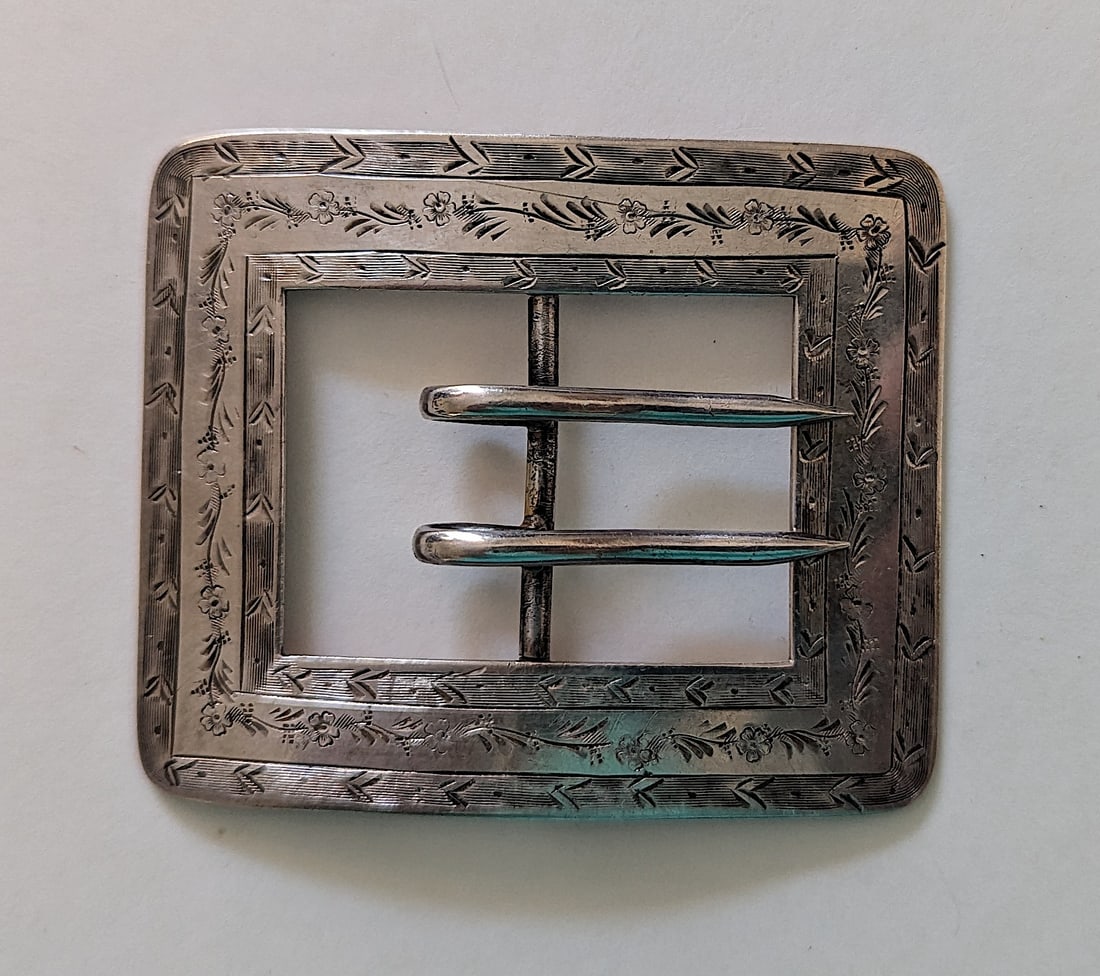 Vintage Belt Buckle Sterling 1.2 Oz: Provenance from a PBC Collector. The dimensions are Approx. 3" x 2.5". We have included quality scans to show it's actual condition. This lot is located in Boca Raton, Fl and its shipment will be made