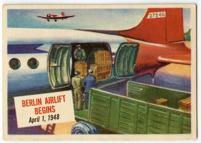 1954 Topps Scoop #61 BERLIN AIRLIFT BEGINS