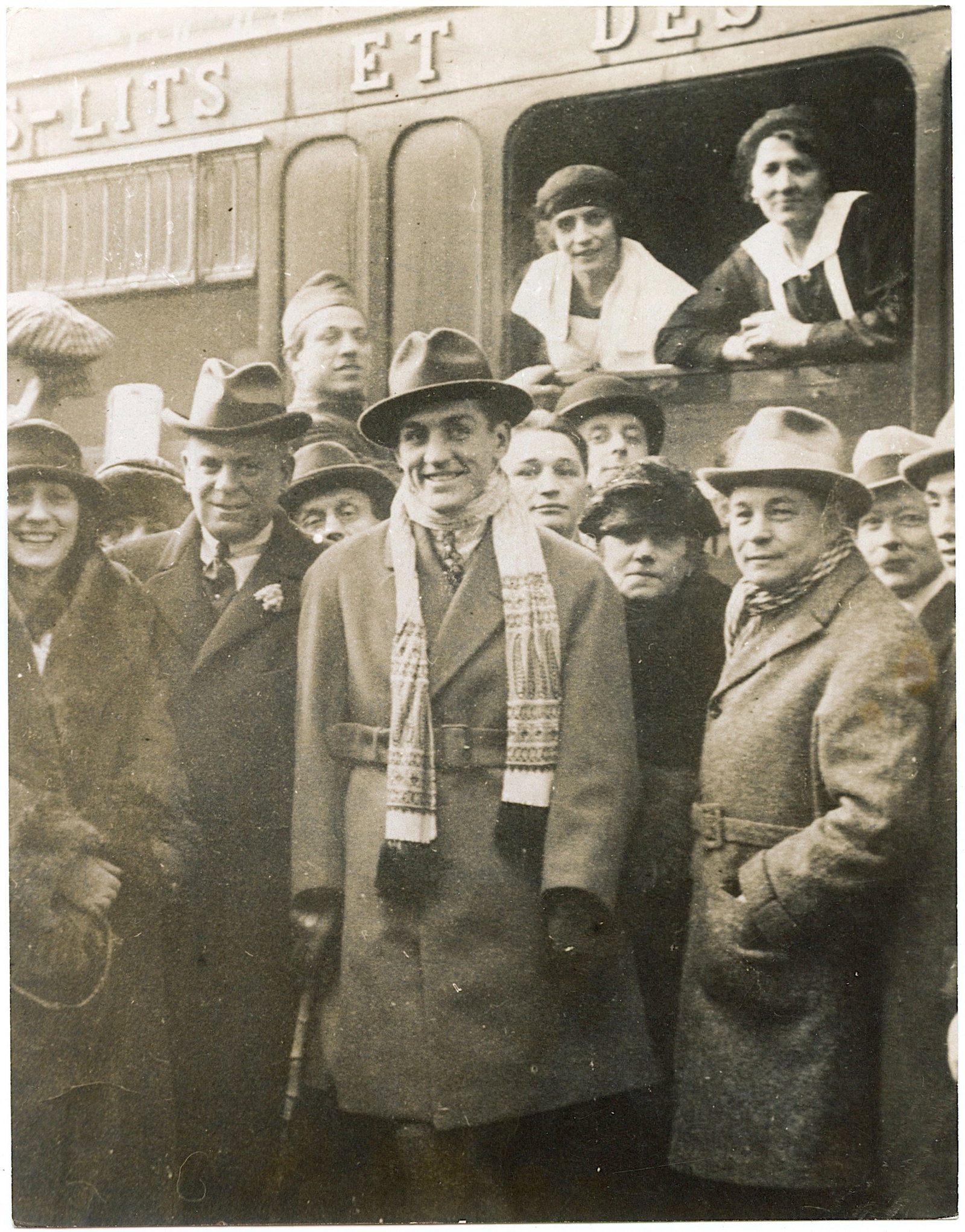 Vintage Original Photo GEORGE CARPENTIER in USA Boxing, 1921: Provenance from a PBC Collector. We have included quality scans to show it's actual condition. The dimensions are Approx. 8.25" x 6.5". This lot is located in Boca Raton, Fl and its shipment will be m