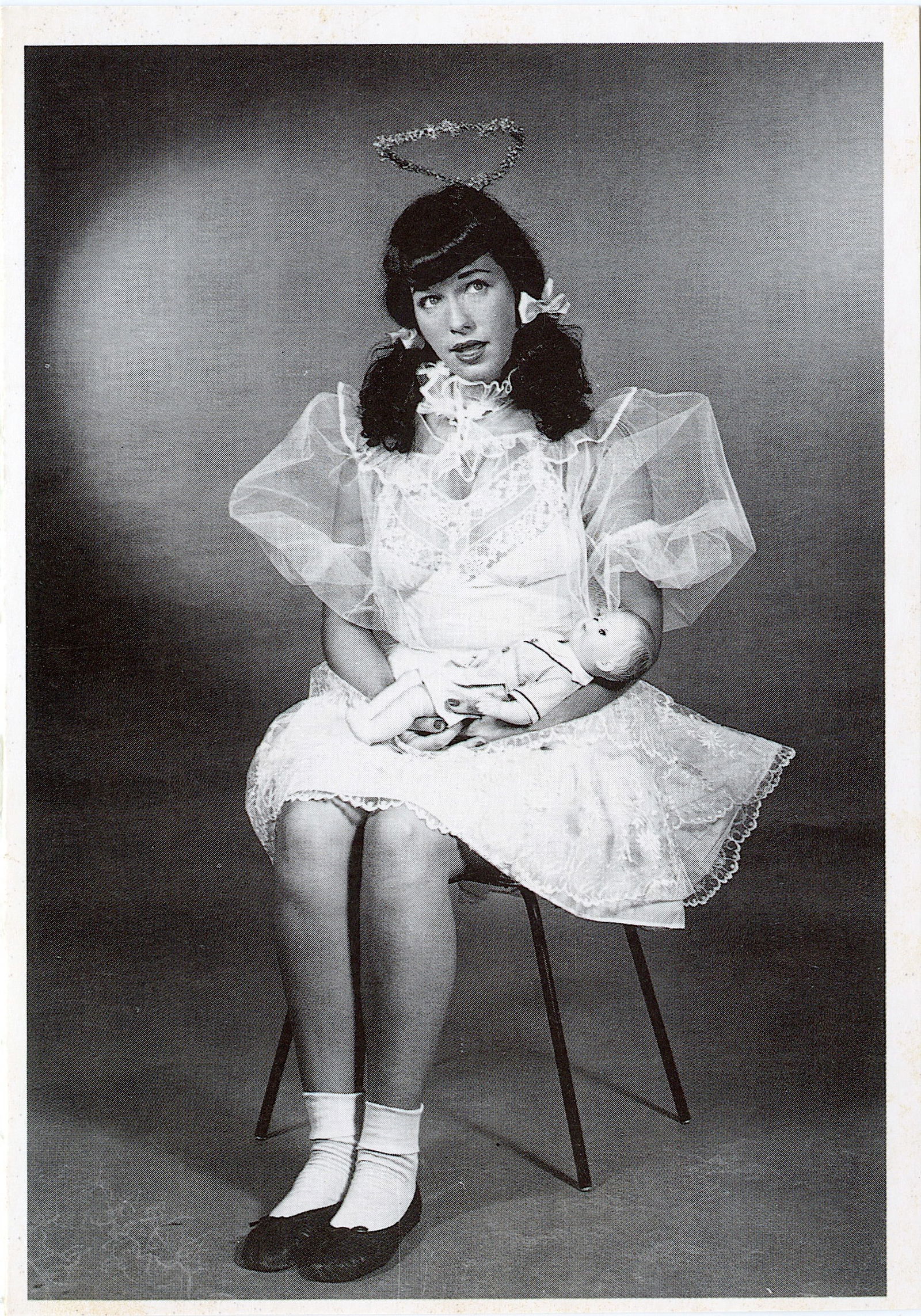 Vintage Litho Postcard BETTY PAGE by BUNNY YEAGER (1 of 2)