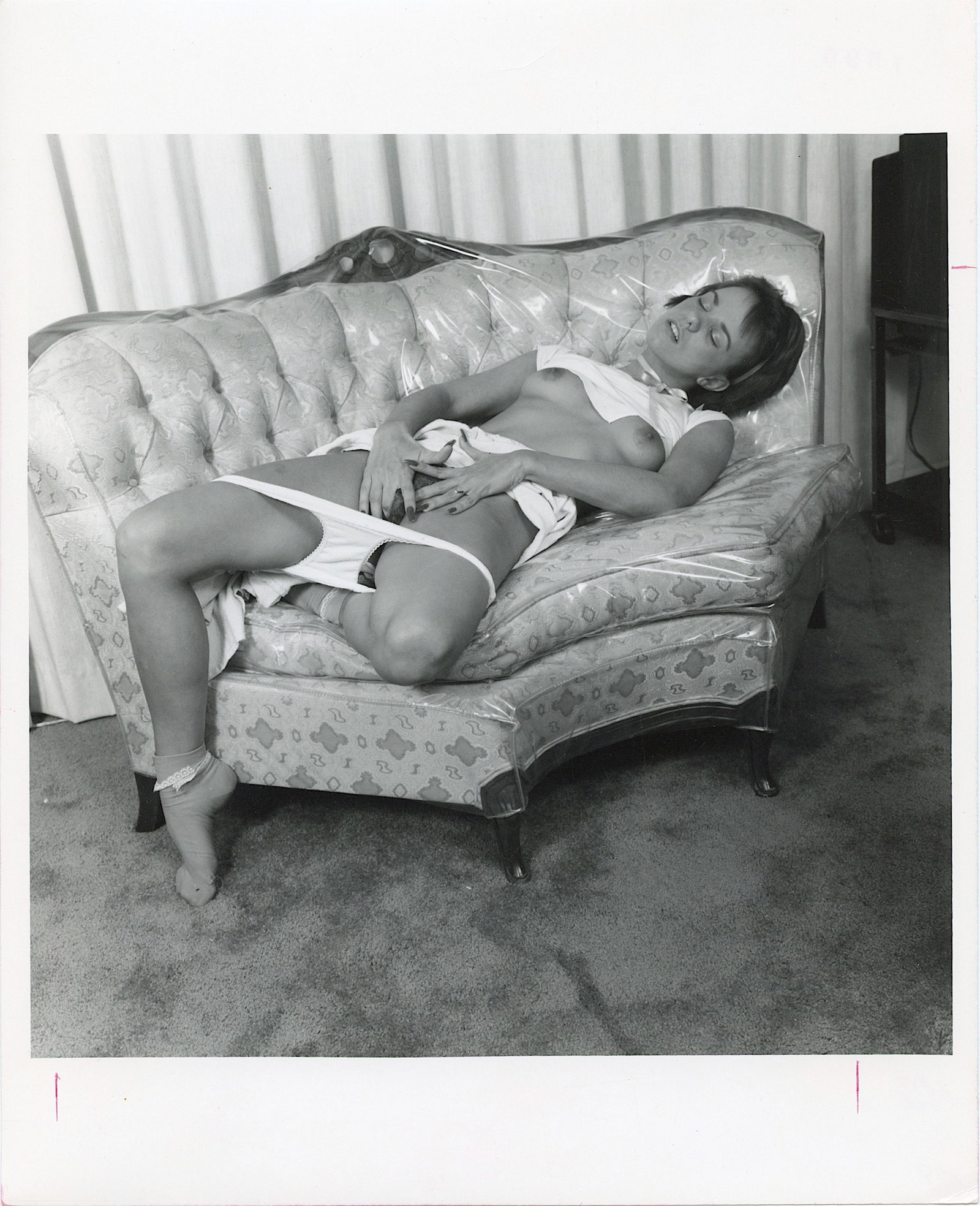 Vintage Photo BUNNY YEAGER Historical American Pin UP: This lot is coming from Bunny Yeager's estate/archives. Linnea Eleanor "Bunny" Yeager (March 13, 1929 - May 24, 2014) was an American photographer and pin-up model. She met Bettie Page in 1954, and to