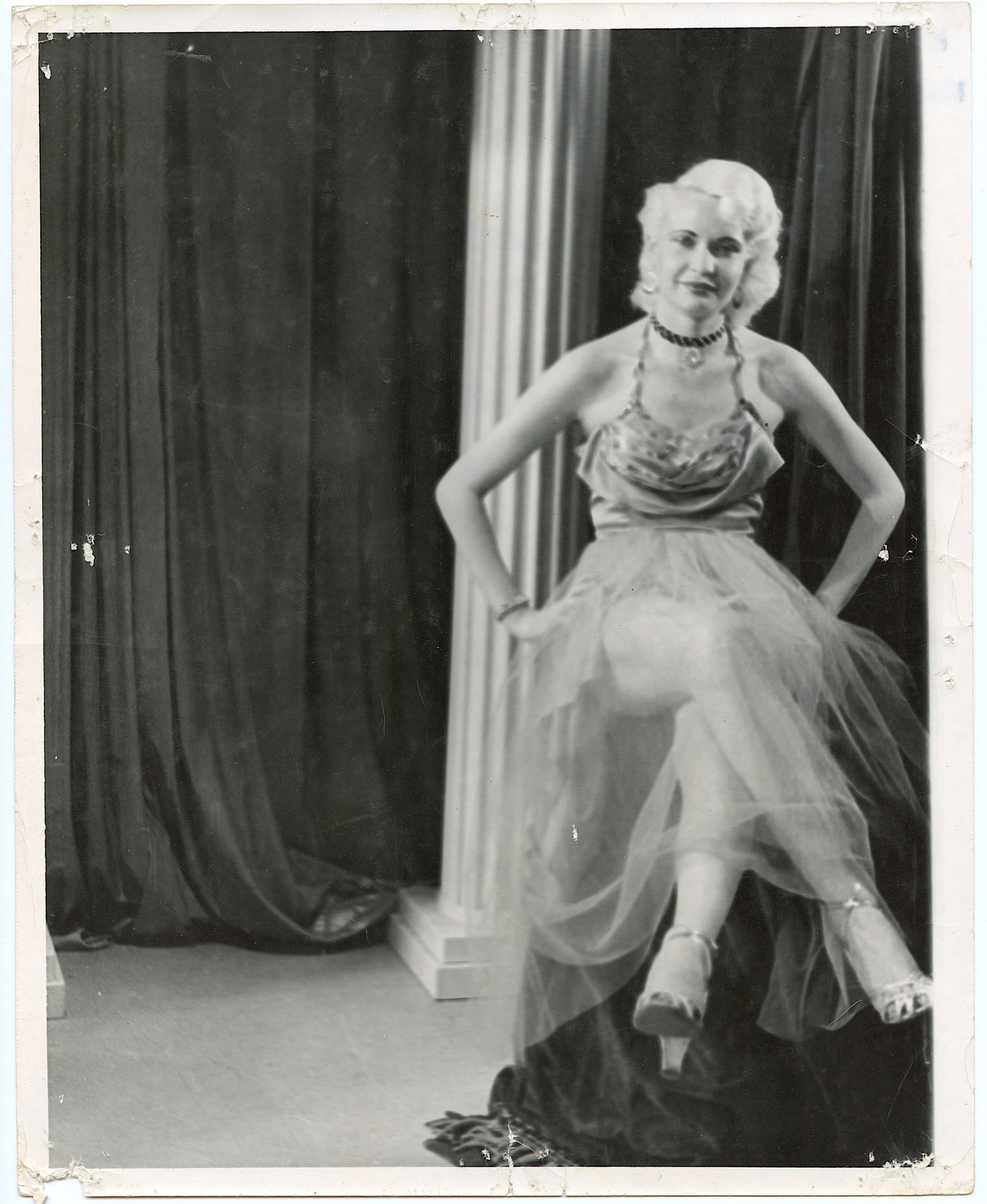 Vintage Photo BUNNY YEAGER Historical American Pin UP: This lot is coming from Bunny Yeager's estate/archives. Linnea Eleanor "Bunny" Yeager (March 13, 1929 - May 24, 2014) was an American photographer and pin-up model. She met Bettie Page in 1954, and to