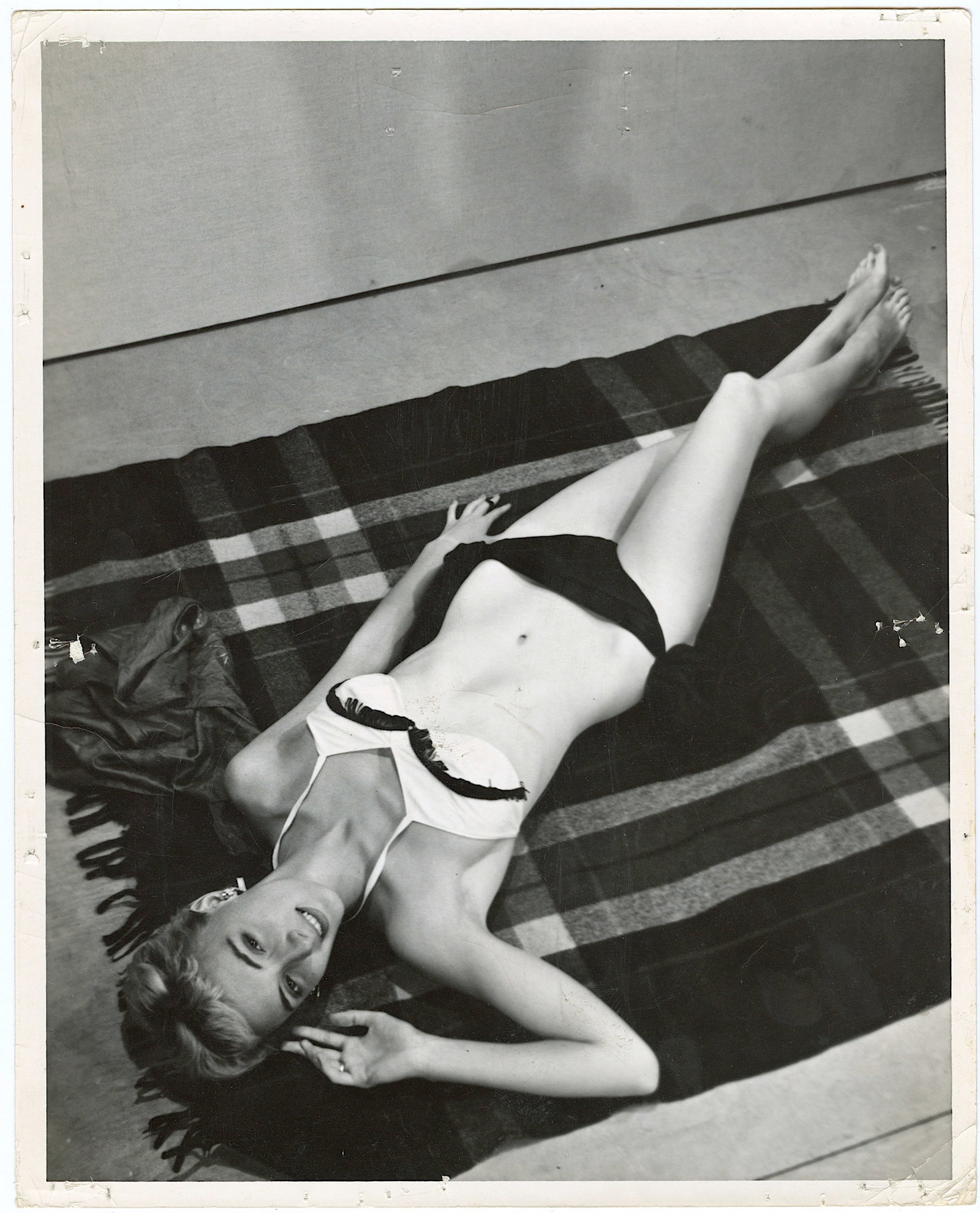 Vintage Photo BUNNY YEAGER Historical American Pin UP: This lot is coming from Bunny Yeager's estate/archives. Linnea Eleanor "Bunny" Yeager (March 13, 1929 - May 24, 2014) was an American photographer and pin-up model. She met Bettie Page in 1954, and to