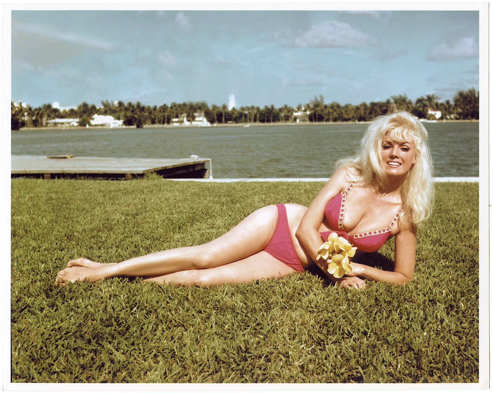 Vintage Original Photo Pin-Up Model BUNNY YEAGER Archives: This lot is coming from Bunny Yeager's estate/archives. Linnea Eleanor "Bunny" Yeager (March 13, 1929 - May 24, 2014) was an American photographer and pin-up model. She met Bettie Page in 1954, and to