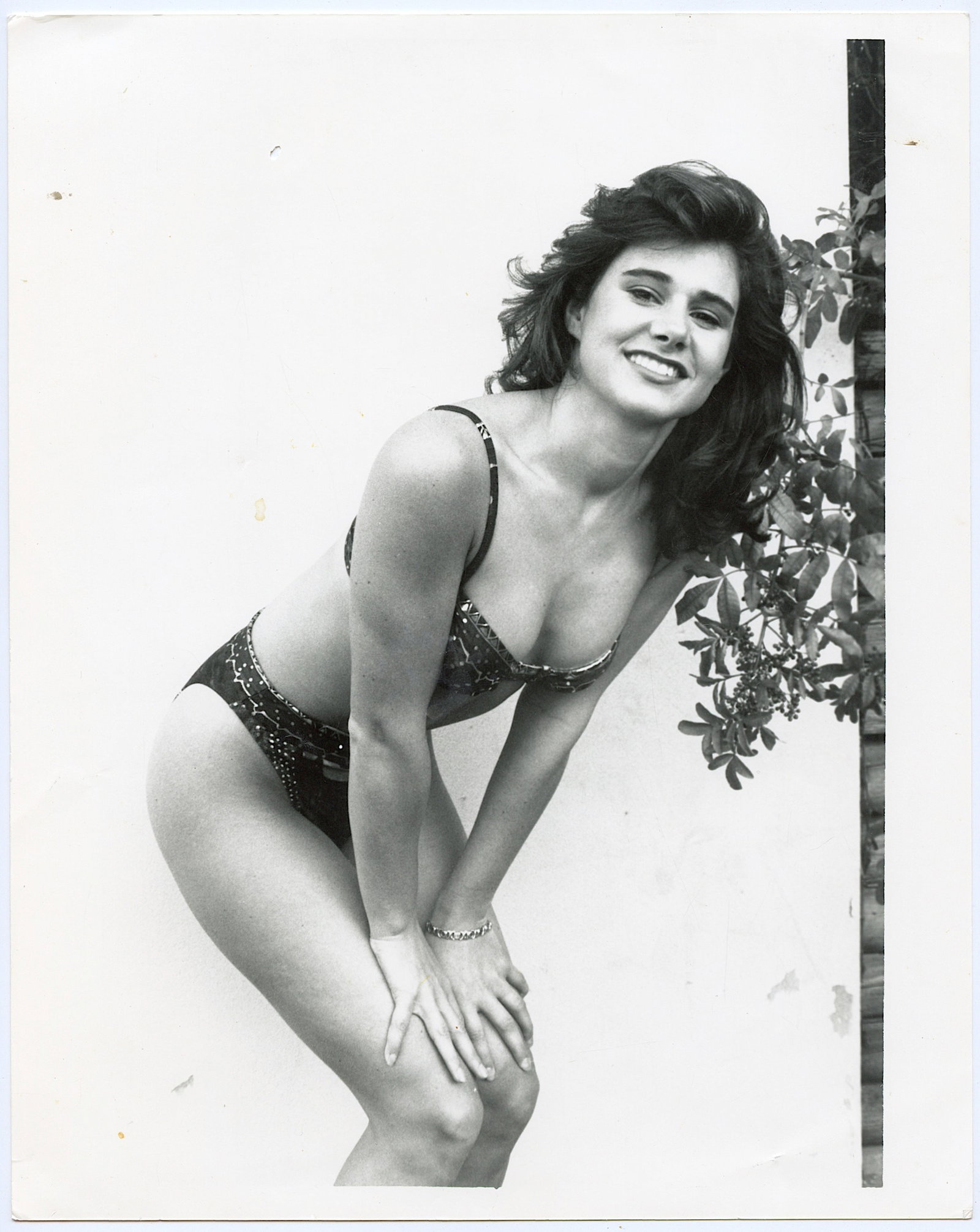 Vintage Original Photo Pin-Up Model BUNNY YEAGER Archives: This lot is coming from Bunny Yeager's estate/archives. Linnea Eleanor "Bunny" Yeager (March 13, 1929 - May 24, 2014) was an American photographer and pin-up model. She met Bettie Page in 1954, and to