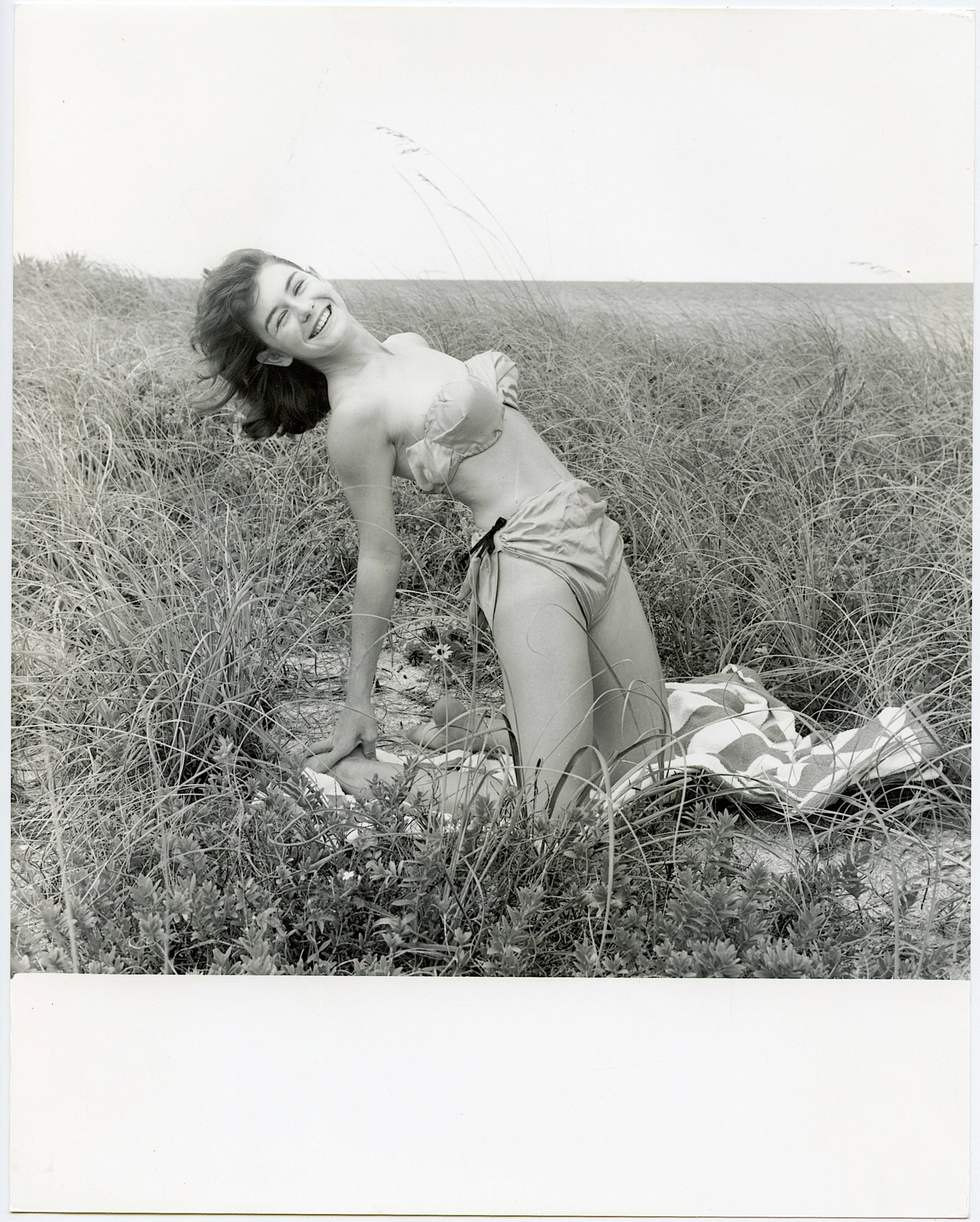 Vintage Original Photo Pin-Up Model BUNNY YEAGER Archives: This lot is coming from Bunny Yeager's estate/archives. Linnea Eleanor "Bunny" Yeager (March 13, 1929 - May 24, 2014) was an American photographer and pin-up model. She met Bettie Page in 1954, and to