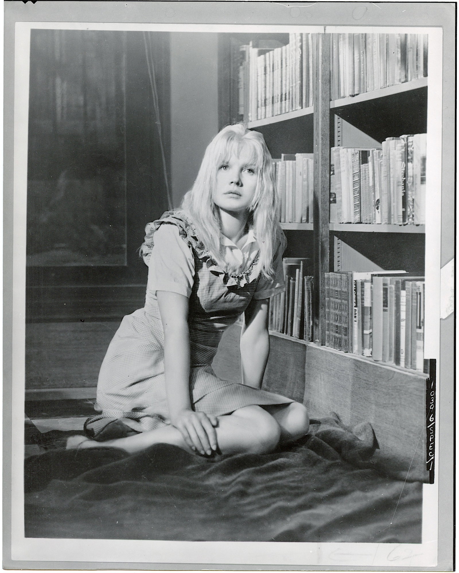 Vintage Original Photo Pin-Up Model BUNNY YEAGER Archives: This lot is coming from Bunny Yeager's estate/archives. Linnea Eleanor "Bunny" Yeager (March 13, 1929 - May 24, 2014) was an American photographer and pin-up model. She met Bettie Page in 1954, and to