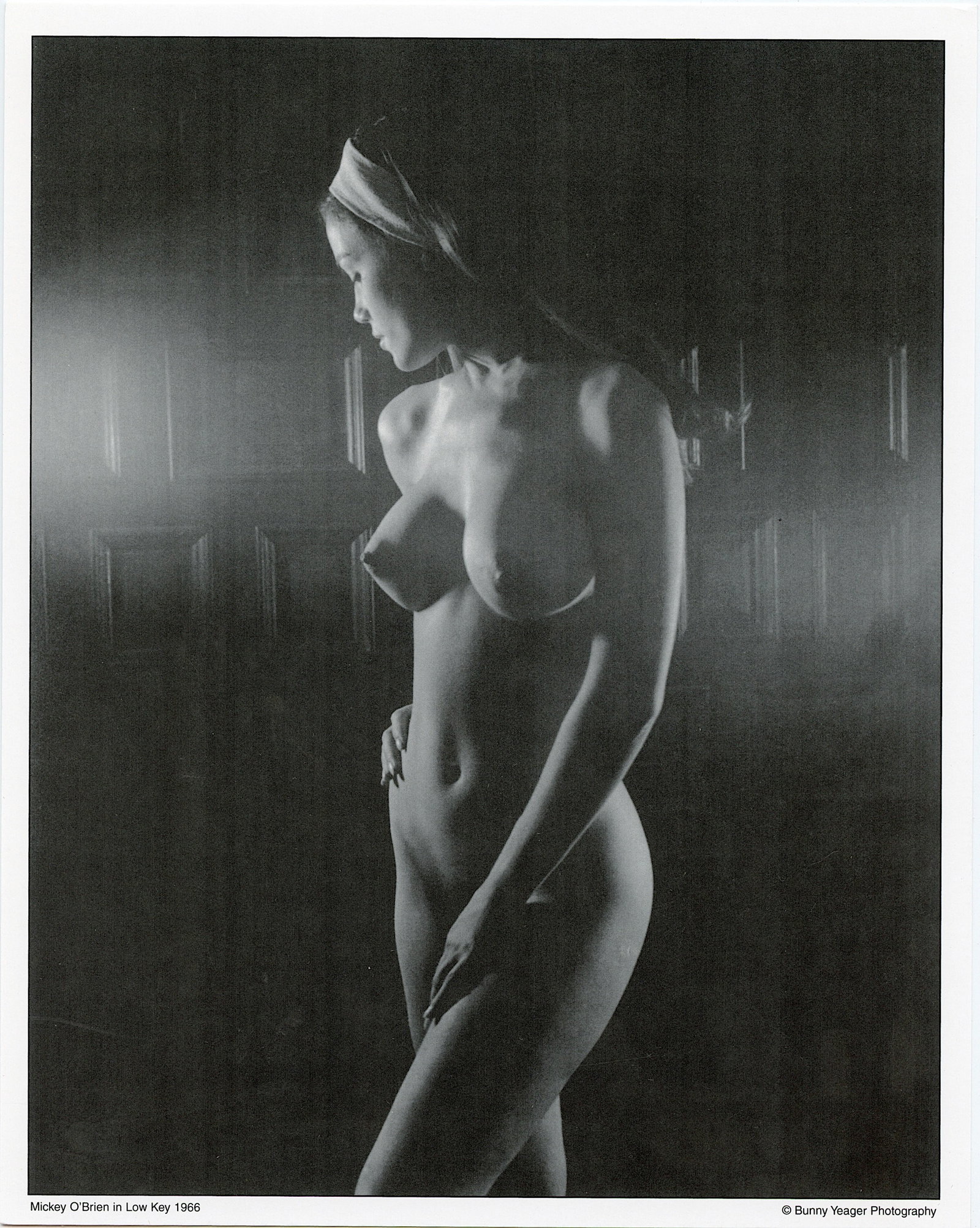 Original BUNNY YEAGER Pin-Up Litho: This lot is coming from Bunny Yeager's estate/archives. Linnea Eleanor "Bunny" Yeager (March 13, 1929 - May 24, 2014) was an American photographer and pin-up model. She met Bettie Page in 1954, and to