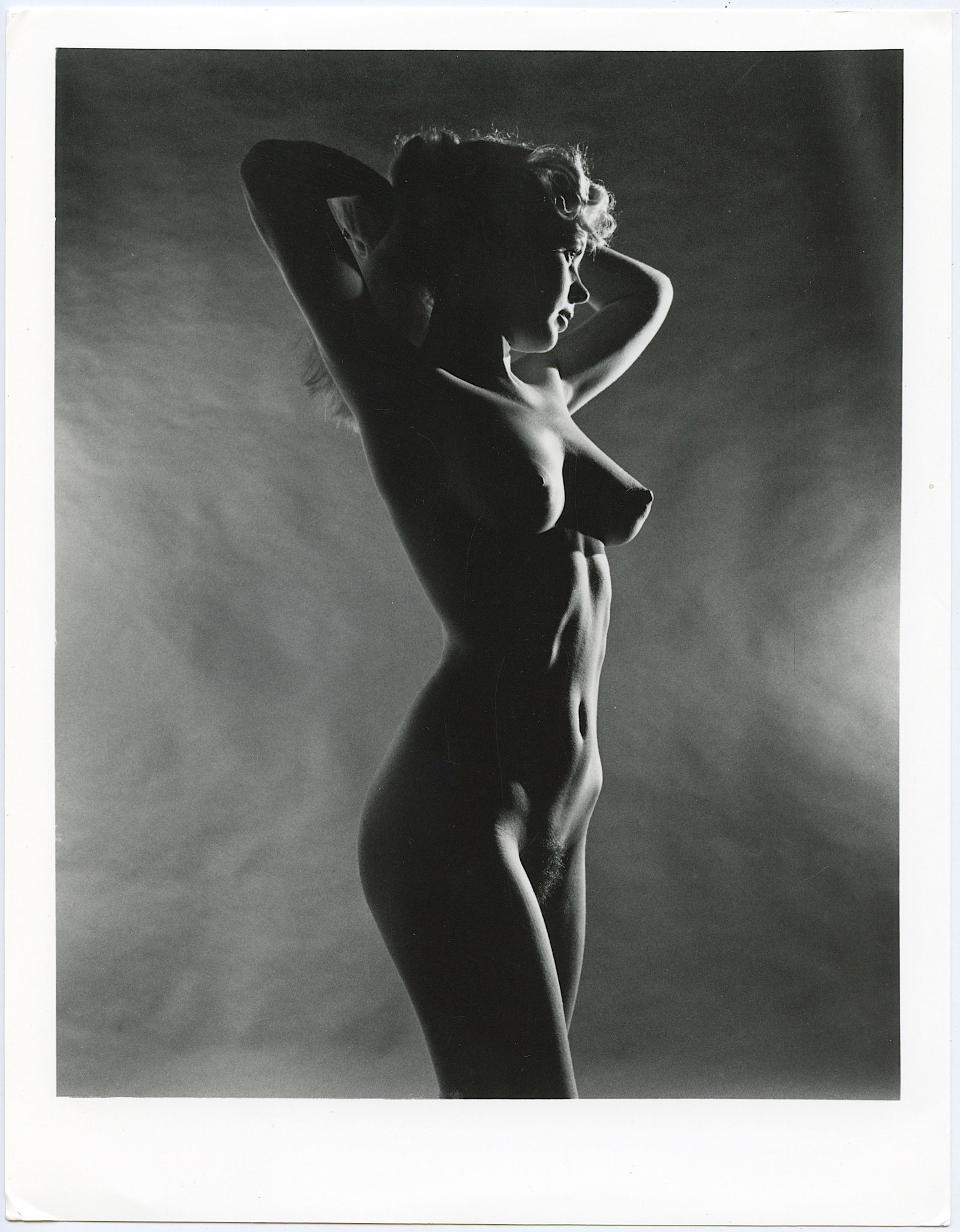 Vintage Original Photo Pin-Up Model BUNNY YEAGER Archives: This lot is coming from Bunny Yeager's estate/archives. Linnea Eleanor "Bunny" Yeager (March 13, 1929 - May 24, 2014) was an American photographer and pin-up model. She met Bettie Page in 1954, and to