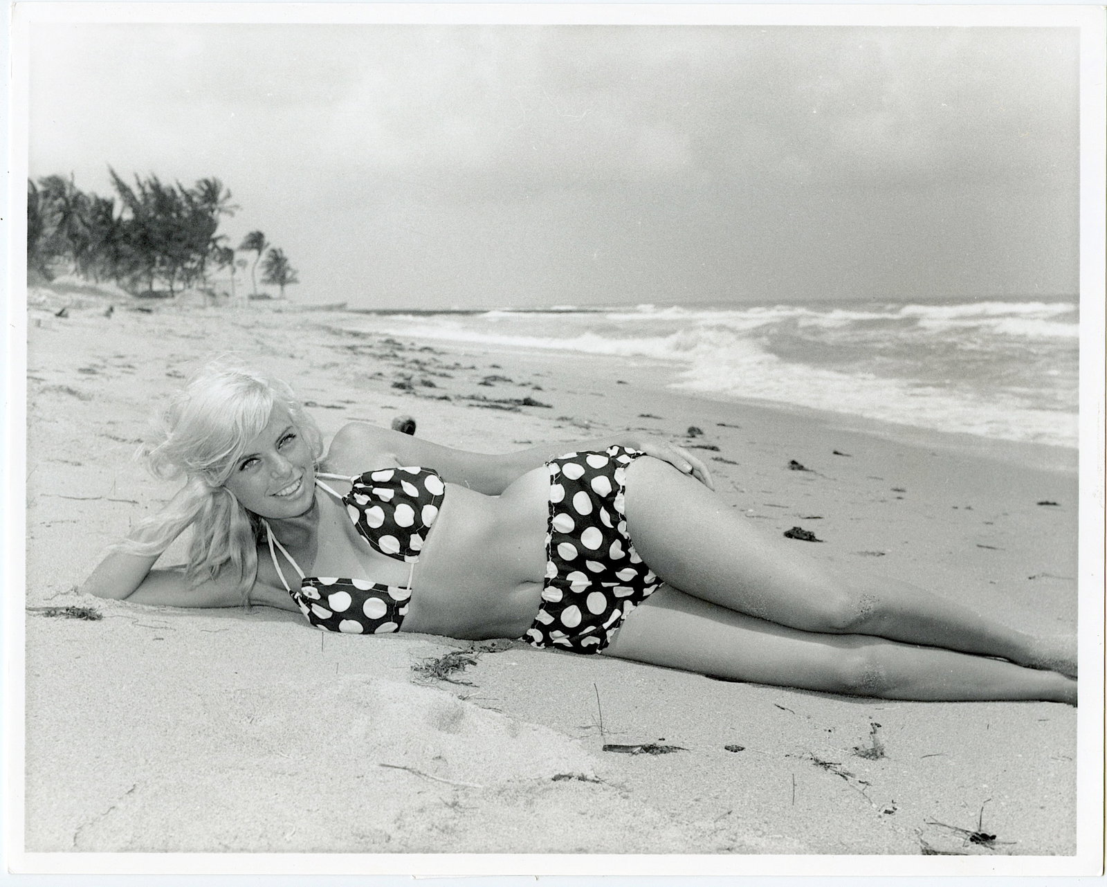 STAMPED Original Photo Pin-Up Model BUNNY YEAGER Archives: This lot is coming from Bunny Yeager's estate/archives. Linnea Eleanor "Bunny" Yeager (March 13, 1929 - May 24, 2014) was an American photographer and pin-up model. She met Bettie Page in 1954, and to