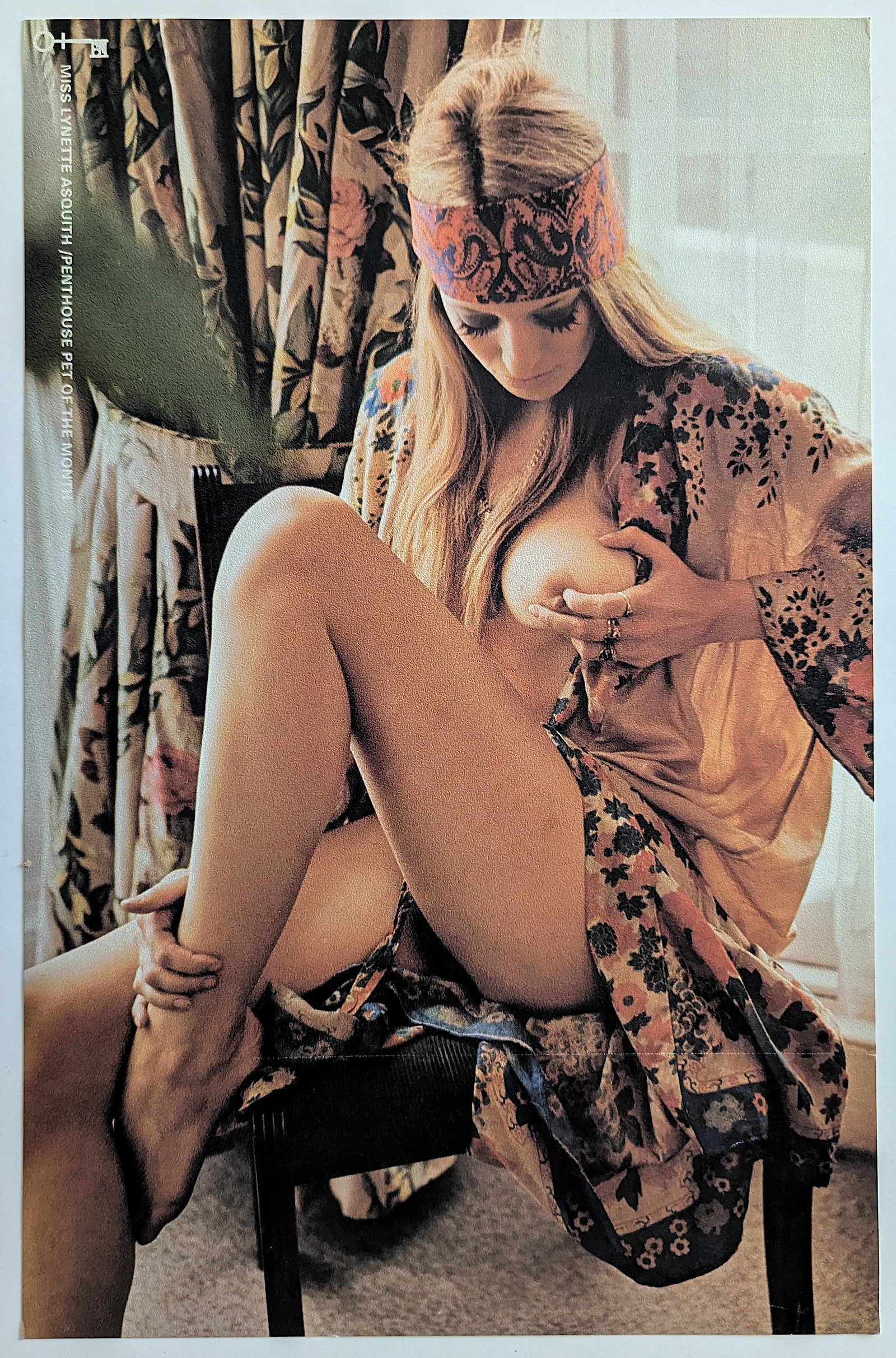 Vintage Pin Up Poster 1970 Penthouse International Nude 17" x 11": This lot is coming from the estate of a collector in RI. The dimensions are Approx. 17" x 11" (mat). This lot is located in Boca Raton, Fl and its shipment will be made directly by Artelisted. Shippin