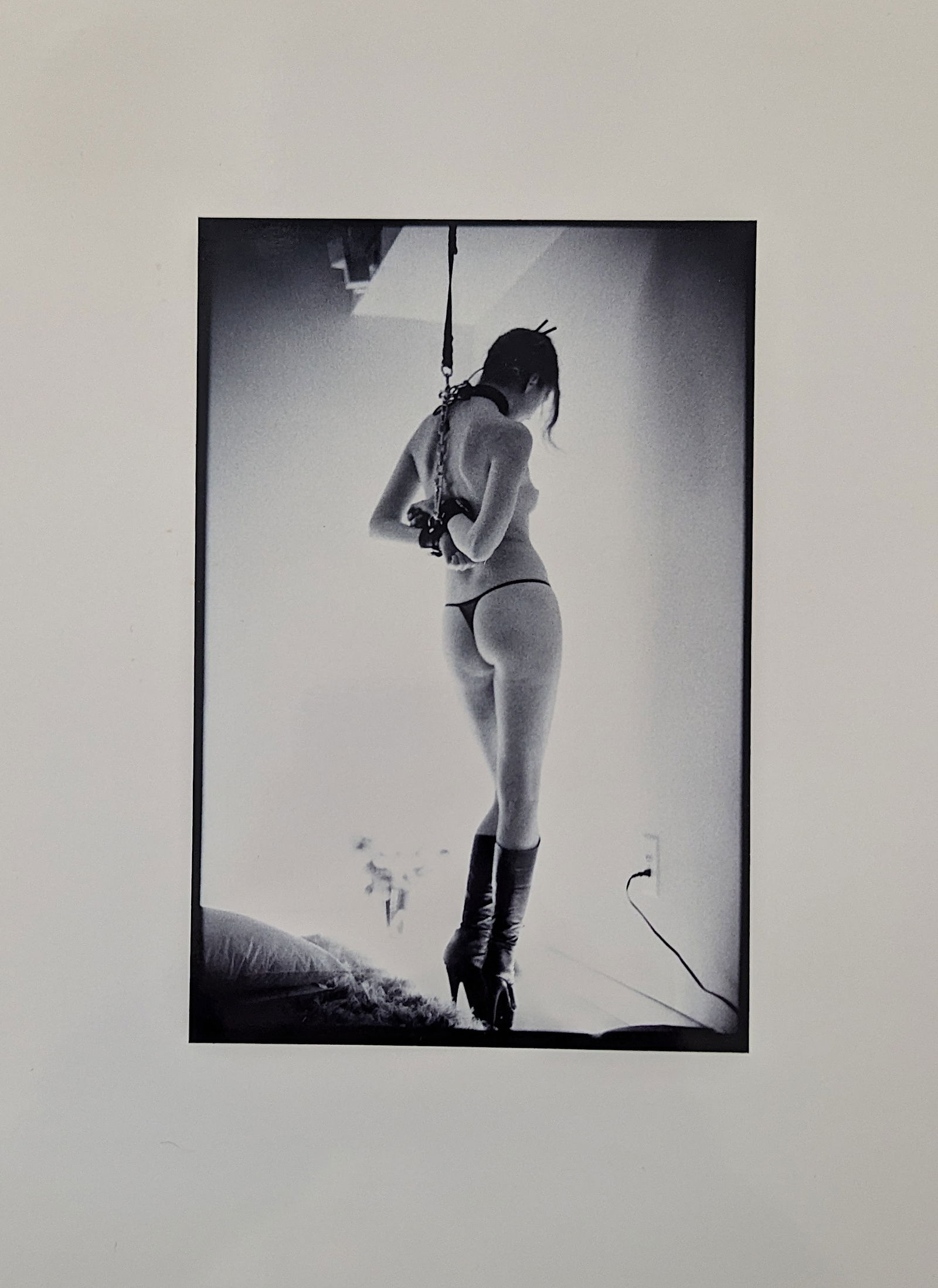 THOMAS SCHIERLITZ Original Photo Nude Fetish Metallic Print 14" x 11": This is metallic print, then please avoid the glossy reflection in the imagen. THOMAS SCHIERLITZ Original Photo Nude Fetish Metallic Print 14" x 11". Tom Schierlitz studied photography in Düsseldorf.