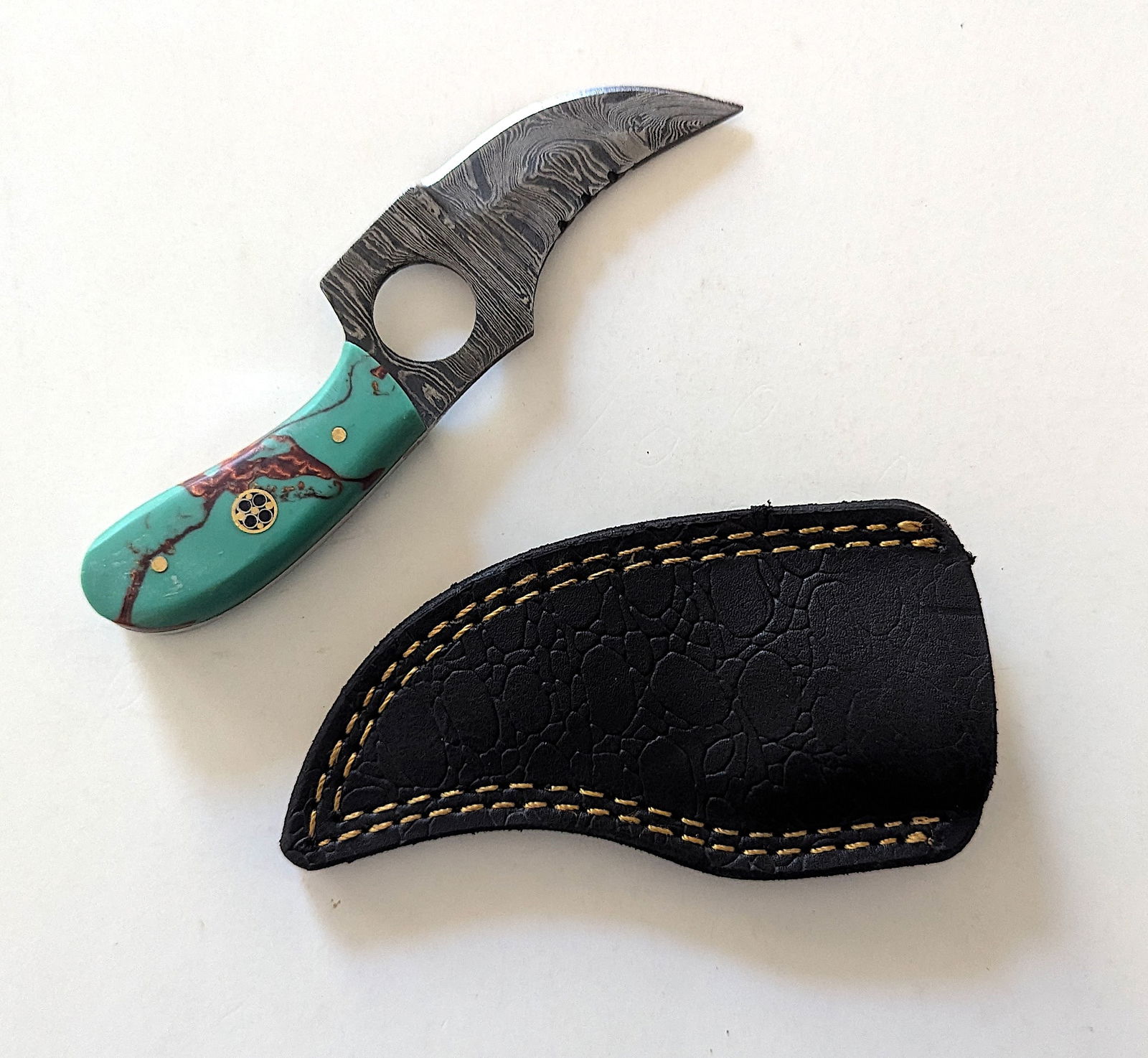 Handcrafted Heirloom  Damaskus Steel Knife 6" Long (1 of 2)