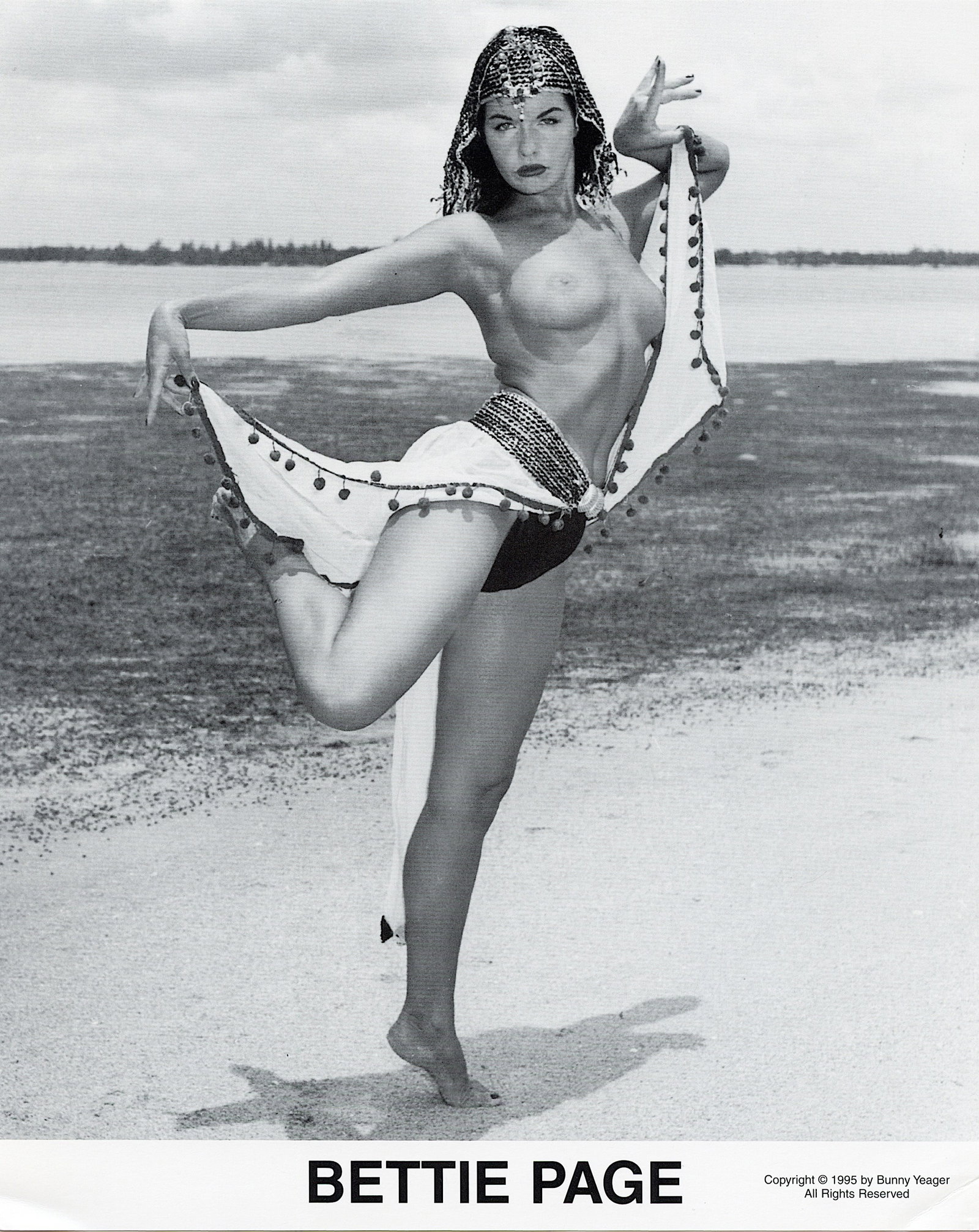 Original BUNNY YEAGER Litho Pin Up Model BETTIE PAGE: This lot is coming from Bunny Yeager's estate/archives. Linnea Eleanor "Bunny" Yeager (March 13, 1929 - May 24, 2014) was an American photographer and pin-up model. She met Bettie Page in 1954, and to