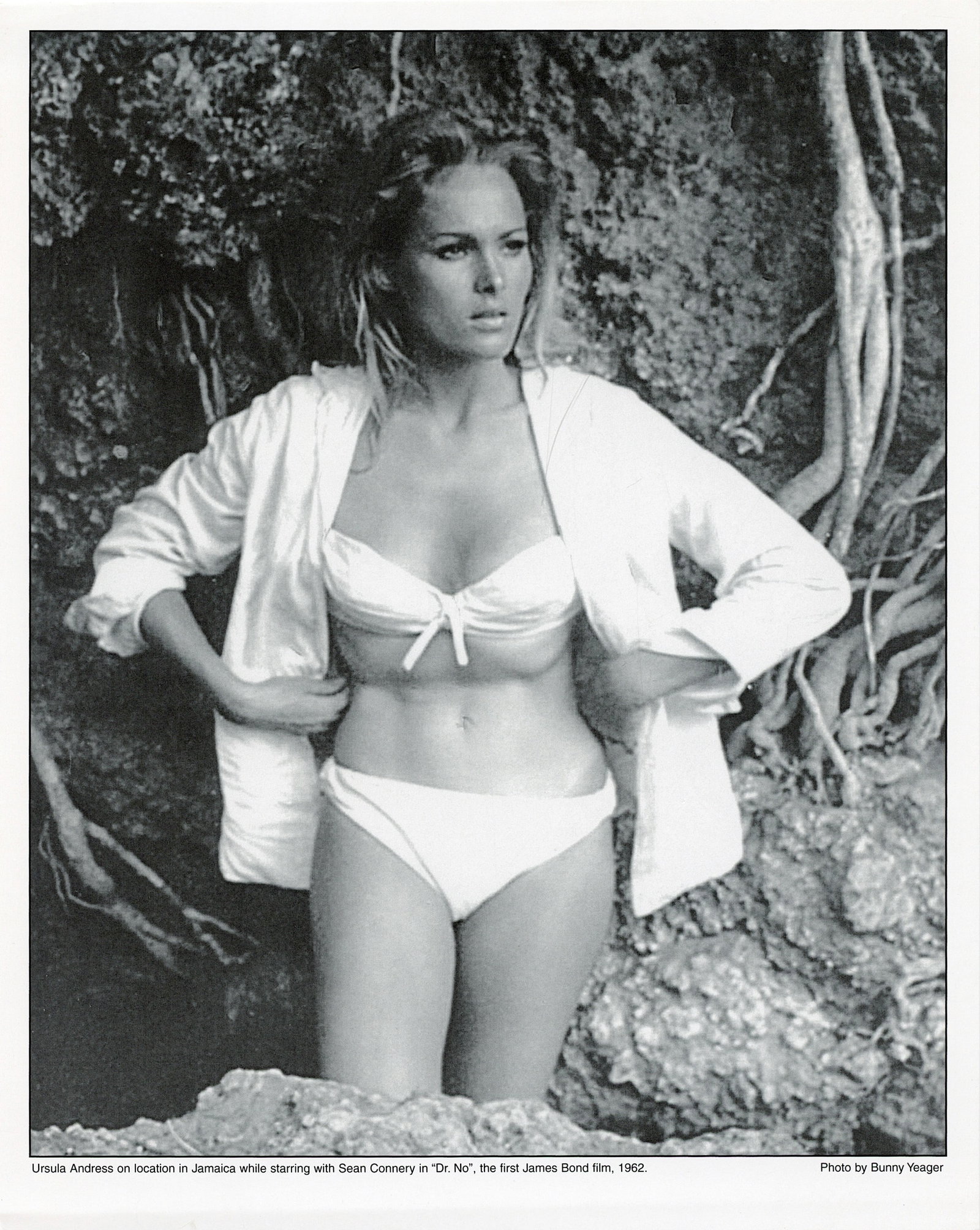 Original BUNNY YEAGER Litho Pin Up Model URSULA ANDRESS: This lot is coming from Bunny Yeager's estate/archives. Linnea Eleanor "Bunny" Yeager (March 13, 1929 - May 24, 2014) was an American photographer and pin-up model. She met Bettie Page in 1954, and to