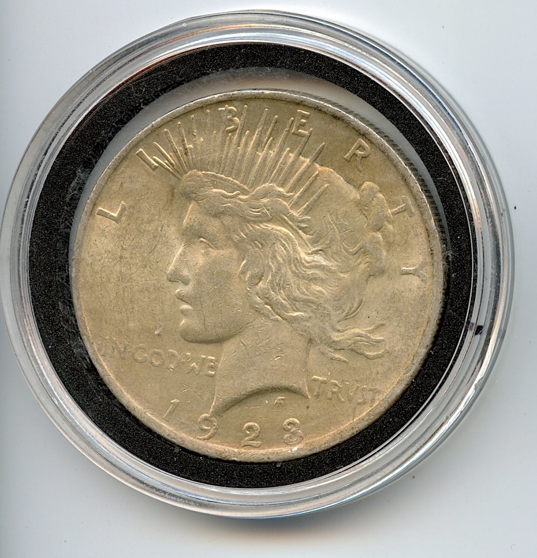 Collectors Peace Silver Dollar US$1 Coin, 1923: This lot is coming from the estate of a deceased collector in South Florida. We have attached quality images to show its actual condition. This lot is located in Boca Raton, Fl and its shipment will b