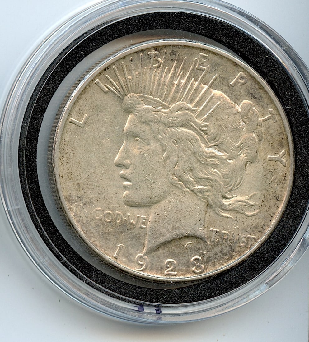 Collectors Peace Silver Dollar US$1 Coin, 1923: This lot is coming from the estate of a deceased collector in South Florida. We have attached quality images to show its actual condition. This lot is located in Boca Raton, Fl and its shipment will b