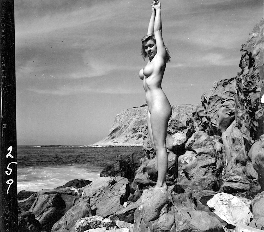 ANDRÉ DE DIENES Vintage Photo 1950s-1960s Nude Study: The provenance of this photo is from the archives of notable photographer André de Dienes. The dimensions are Approx. 2.75" x 2.75" (small variances can occur). This black and white gelatin photo was