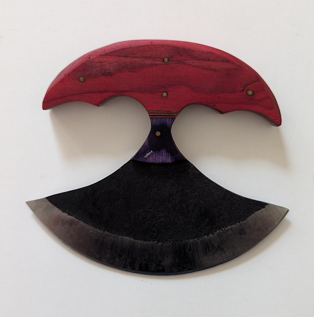 Handcrafted Heirloom Damaskus Steel Knife 5" High: These aren't your average factory-made knives. Each handmade damascus knife is a unique work of art, forged with time-honored techniques and the skill of a dedicated craftsperson. The distinctive laye