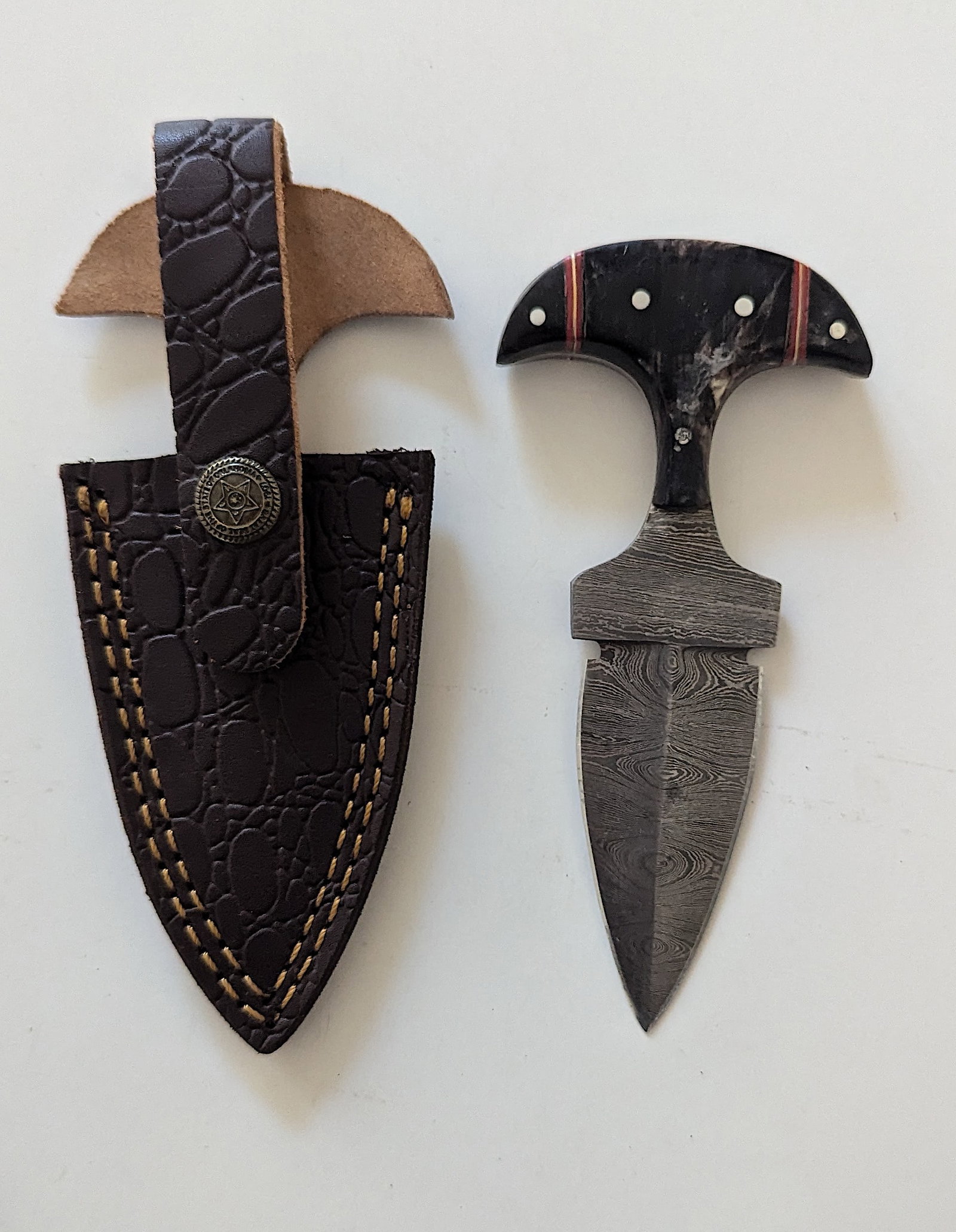 Handcrafted Heirloom Damaskus Steel Knife 6" Long: These aren't your average factory-made knives. Each handmade damascus knife is a unique work of art, forged with time-honored techniques and the skill of a dedicated craftsperson. The distinctive laye