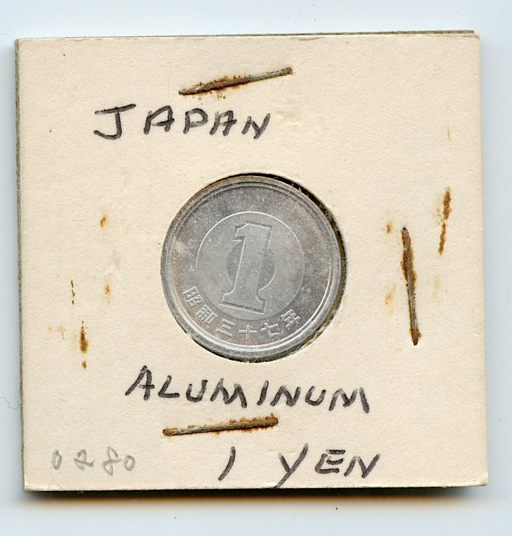 Coin Collectors Japan Aluminum 1 Yen: This coin is from the estate of deceased collector in South Florida. We have included quality images to show it's actual condition. This lot is located in Boca Raton, Fl and its shipment will be made 