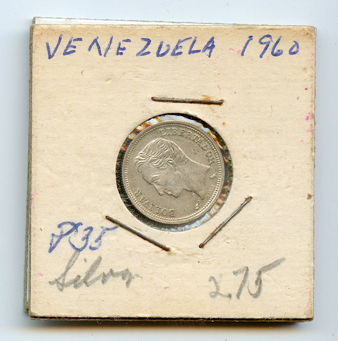 Coin Collectors 1960 Venezuela Silver 50 Centimos: This coin is from the estate of deceased collector in South Florida. We have included quality images to show it's actual condition. This lot is located in Boca Raton, Fl and its shipment will be made 