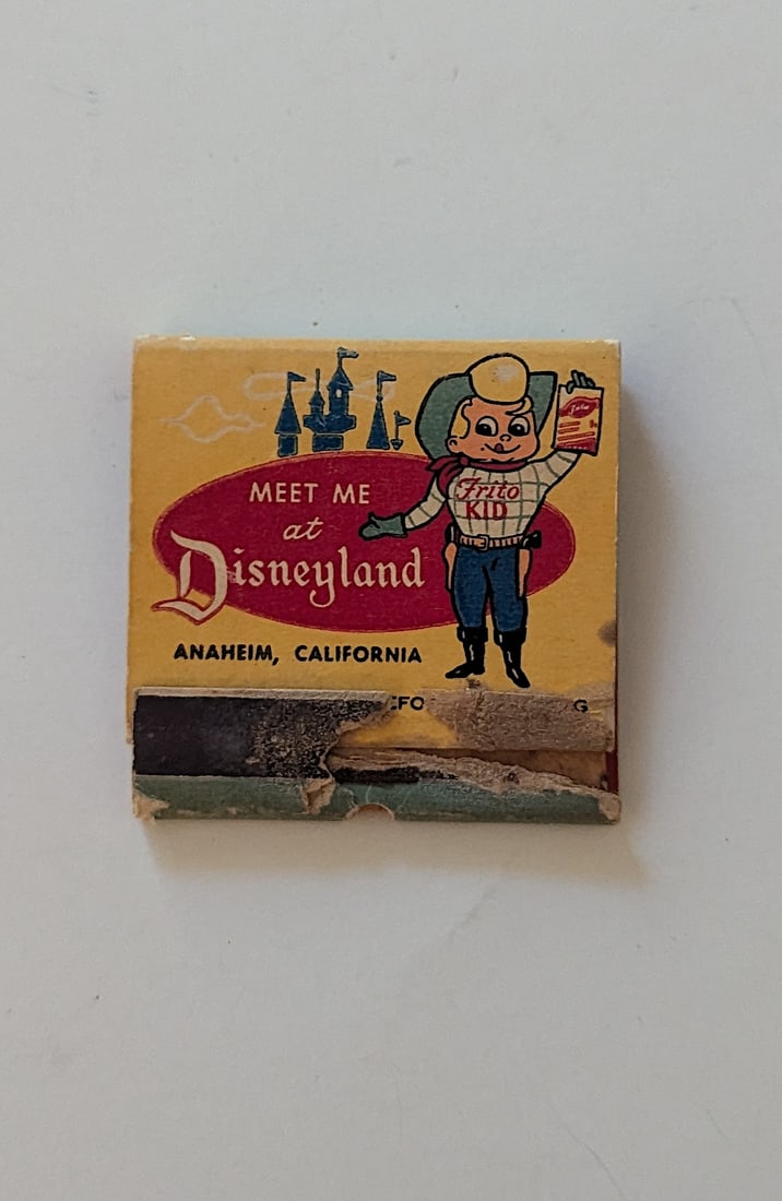 Original Rare Disneyland Book of Matches 1957: This lot is coming from the estate of a collector in Palm Beach. This lot is located in Boca Raton, Fl and its shipment will be made directly by Artelisted. Shipping insurance is the responsibility of