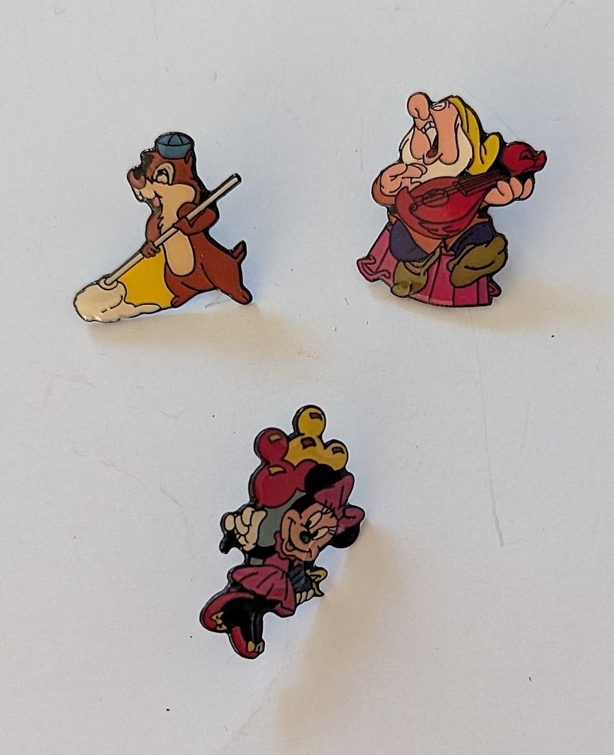 Vintage 1980s Set 4 Disney Pins Made in Germany: This lot is coming from the estate of a collector in Palm Beach. The dimensions are Approx. 7" x 5.5". This lot is located in Boca Raton, Fl and its shipment will be made directly by Artelisted. Shipp