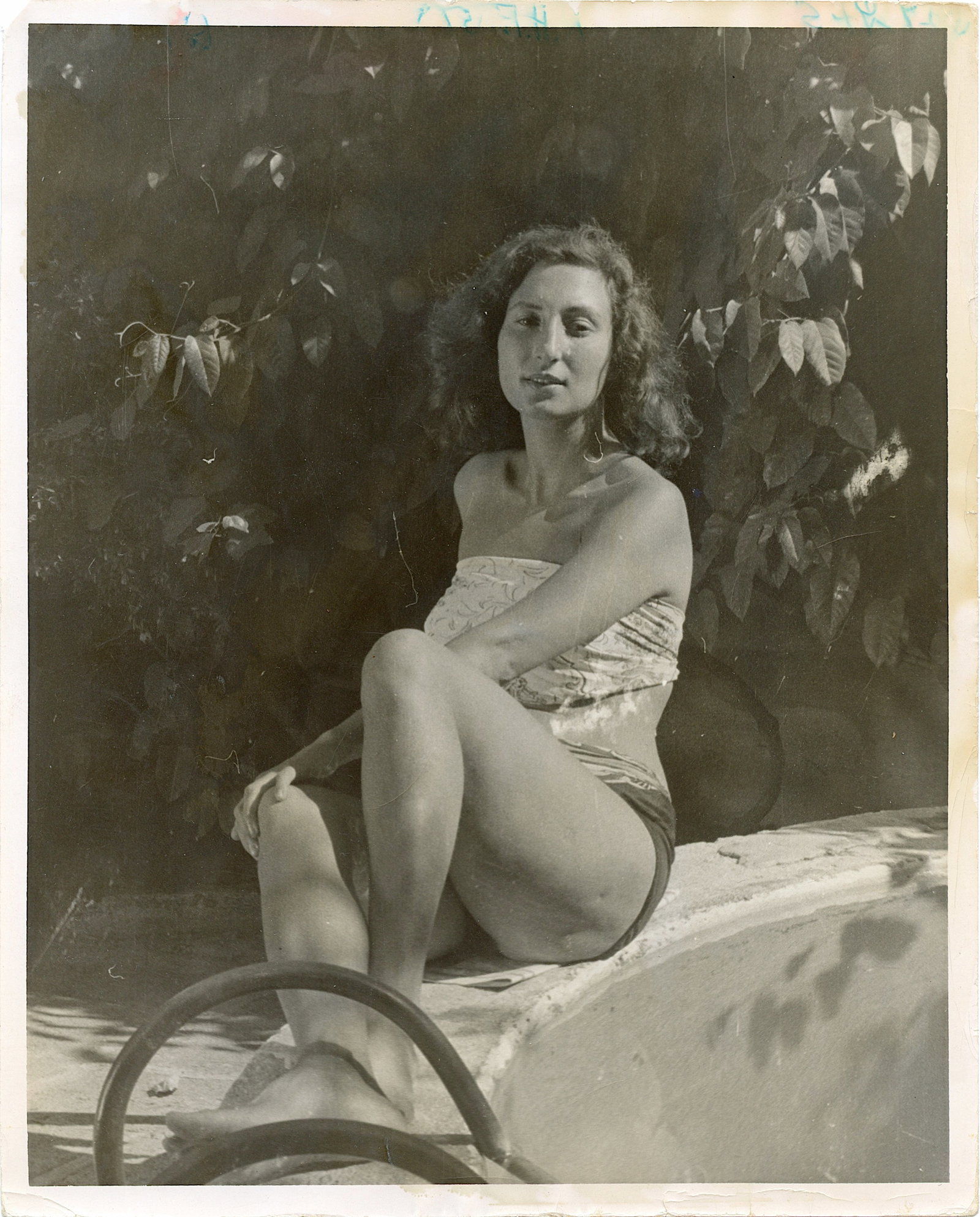 Vintage Photo Archives BUNNY YEAGER Historical American Pin UP: This lot is coming from Bunny Yeager's estate/archives. Linnea Eleanor "Bunny" Yeager (March 13, 1929 - May 24, 2014) was an American photographer and pin-up model. She met Bettie Page in 1954, and to