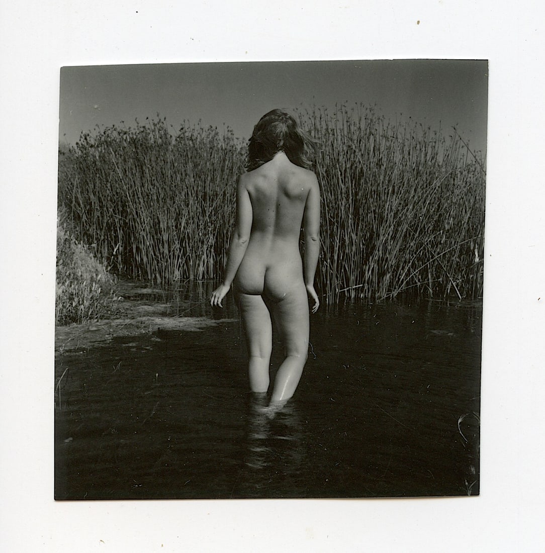 ANDRÉ DE DIENES Vintage Photo 1950s-1960s Nude Study: The provenance of this photo is from the archives of notable photographer André de Dienes. The dimensions are Approx. 2.75" x 2.75" (small variances can occur). This black and white gelatin photo was