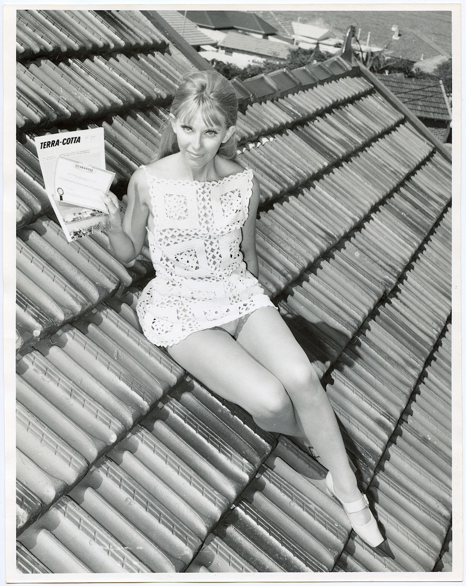 Vintage Photo Model Advertising Roof Terracota (1 of 1)