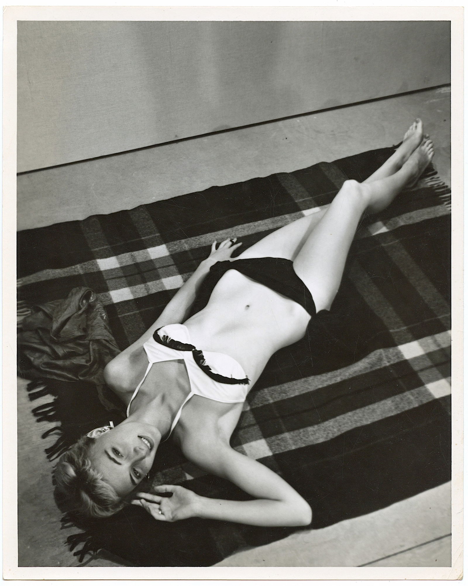 Vintage Photo by BUNNY YEAGER Pin Up Model: This lot is coming from Bunny Yeager's estate/archives. Linnea Eleanor "Bunny" Yeager (March 13, 1929 - May 24, 2014) was an American photographer and pin-up model. She met Bettie Page in 1954, and to