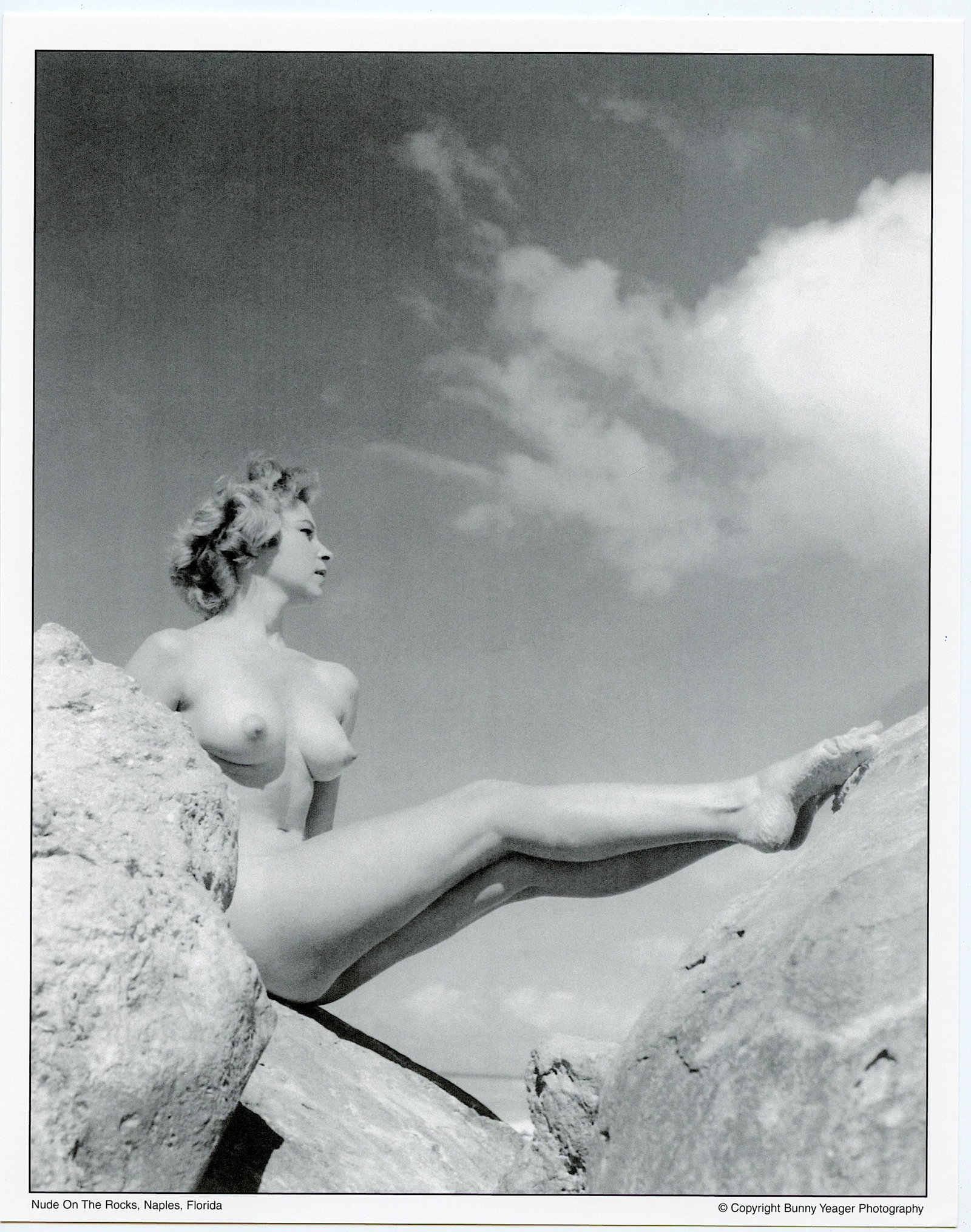 Vintage BUNNY YEAGER Lithograph American Pin Up: This lot is coming from Bunny Yeager's estate/archives. Linnea Eleanor "Bunny" Yeager (March 13, 1929 - May 24, 2014) was an American photographer and pin-up model. She met Bettie Page in 1954, and to