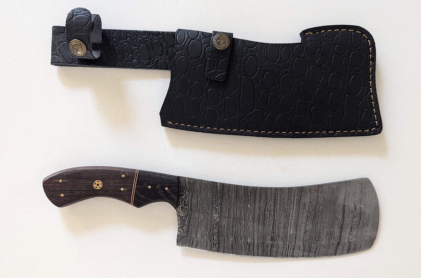 Handcrafted Heirloom Damaskus Steel Knife 12" Long: These aren't your average factory-made knives. Each handmade damascus knife is a unique work of art, forged with time-honored techniques and the skill of a dedicated craftsperson. The distinctive laye