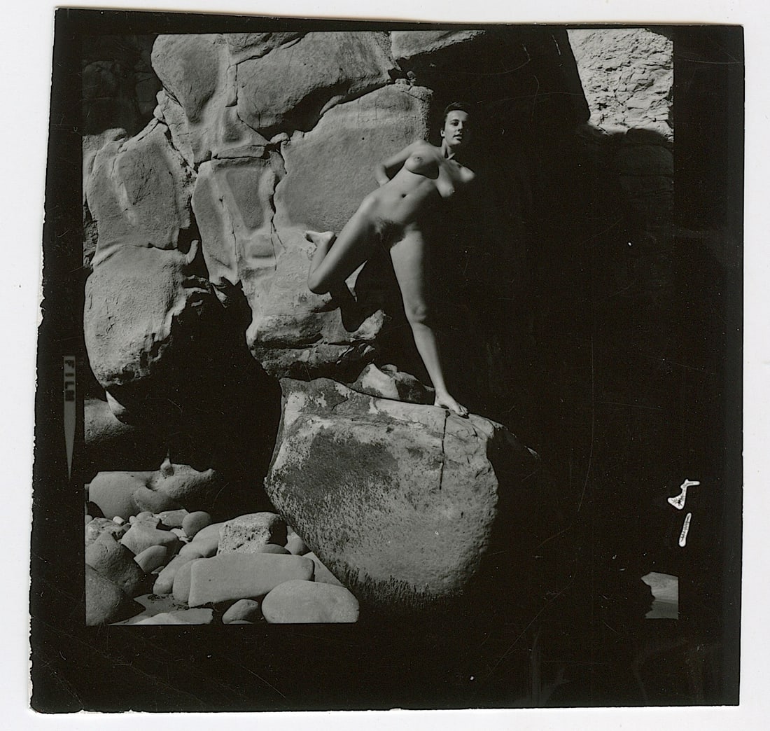 ANDRÉ DE DIENES Vintage Photo 1950s-1960s Nude Study: The provenance of this photo is from the archives of notable photographer André de Dienes. The dimensions are Approx. 2.75" x 2.75" (small variances can occur). This black and white gelatin photo was