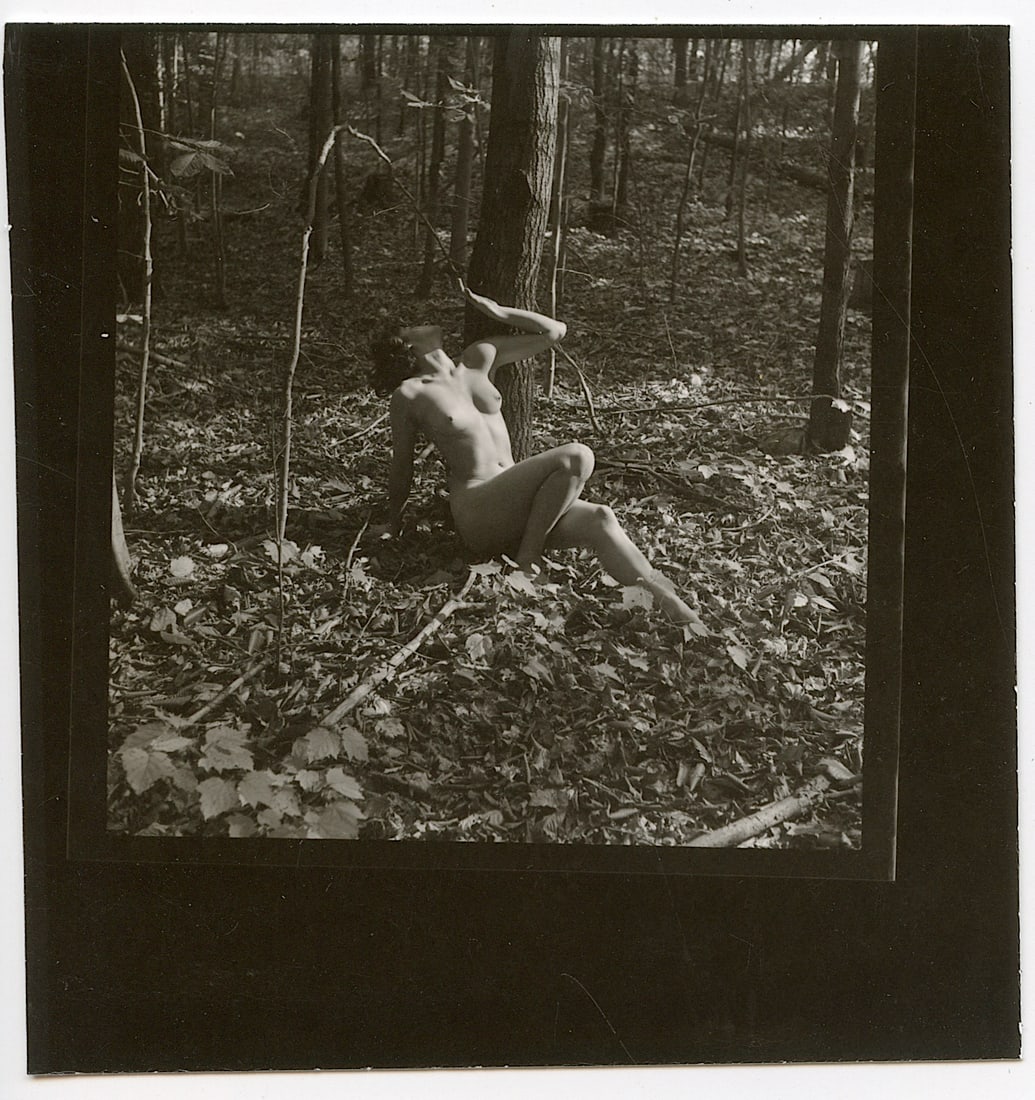 ANDRÉ DE DIENES Vintage Photo 1950s-1960s Nude Study: The provenance of this photo is from the archives of notable photographer André de Dienes. The dimensions are Approx. 2.75" x 2.75" (small variances can occur). This black and white gelatin photo was