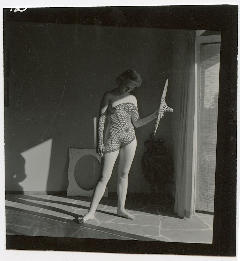 ANDRÉ DE DIENES Vintage Photo 1950s-1960s Nude Study: The provenance of this photo is from the archives of notable photographer André de Dienes. The dimensions are Approx. 2.75" x 2.75" (small variances can occur). This black and white gelatin photo was