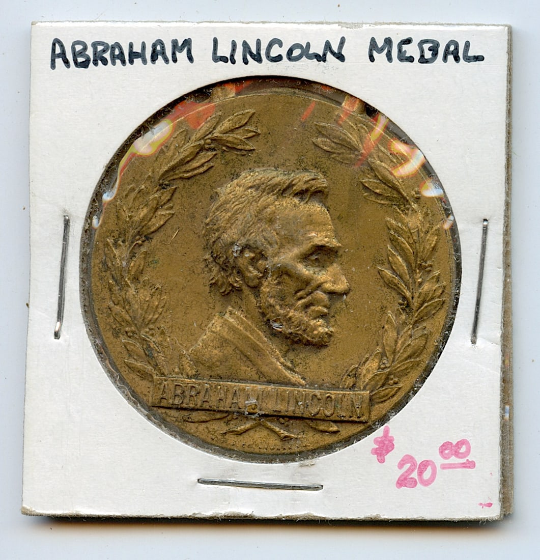 Rare Vintage Scarce Medal / Coin Collectors Abraham Lincoln: The provenance of this lot is from a quality collector in LA, California. We have included a quality scan to show it's actual condition. This lot is located in Boca Raton, Fl and its shipment will be 