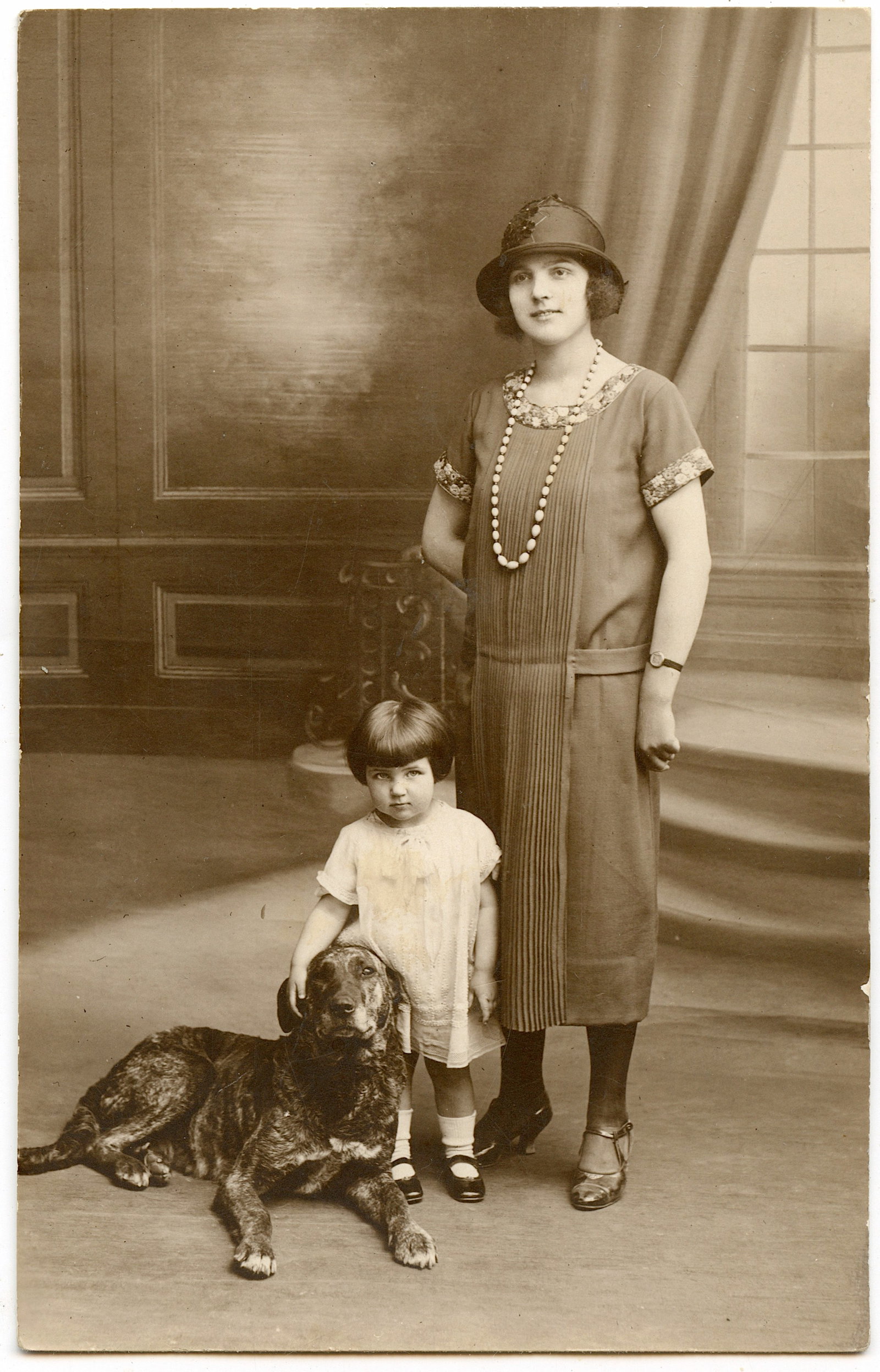 Antique Scarce Original Photo Lady and Girl with Dog: The provenance of this lot is from a quality collector in Paris, France. The dimensions are Approx. 3.5" x 5.5". We have included quality scans to show it's actual condition. This lot is located in Bo