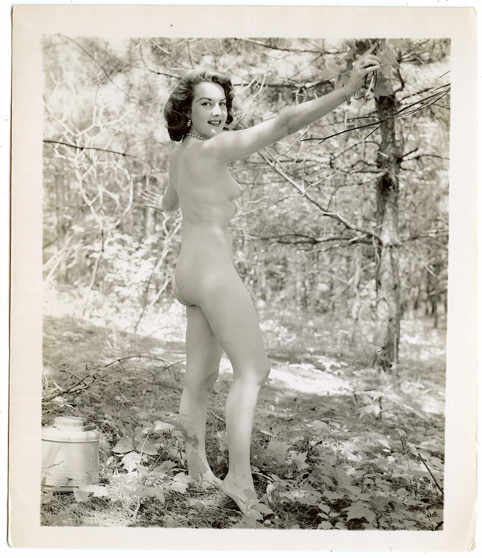 Vintage Original Pin Up Photo 1950s Artistic Nude: The provenance is from the estate of a collector in RI. The dimensions of this photo are Approx. 5" x 4" (small variances can occur). We have provided quality scans to show it's actual condition. This