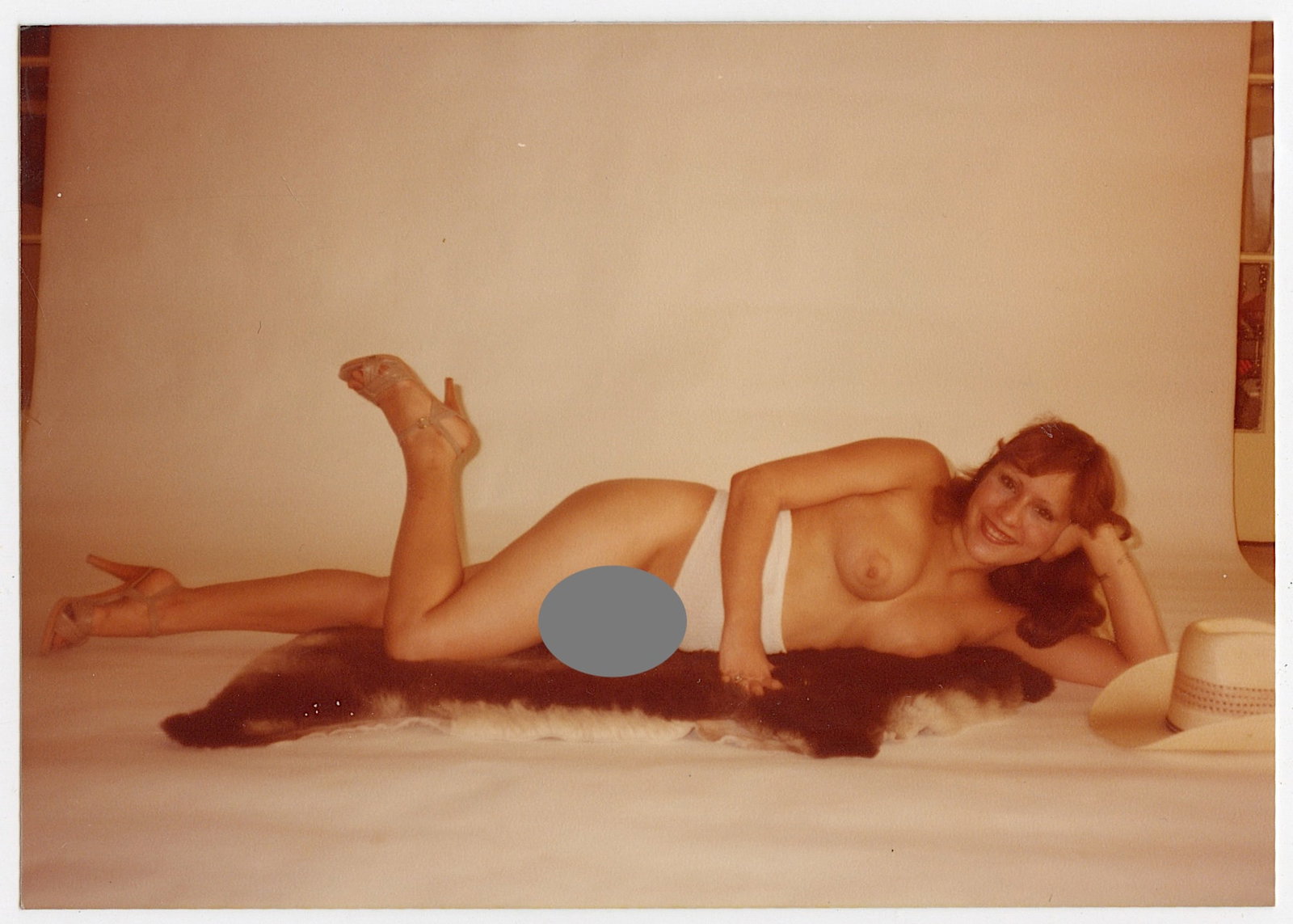 Vintage Original 1970s Pin Up Kodak Photo Artistic Nude: We have included quality images to show it's actual condition. Provenance from the estate of a collector in RI. The dimensions are Approx. 3.5" x 4.5". This lot is located in Boca Raton, Fl and its sh